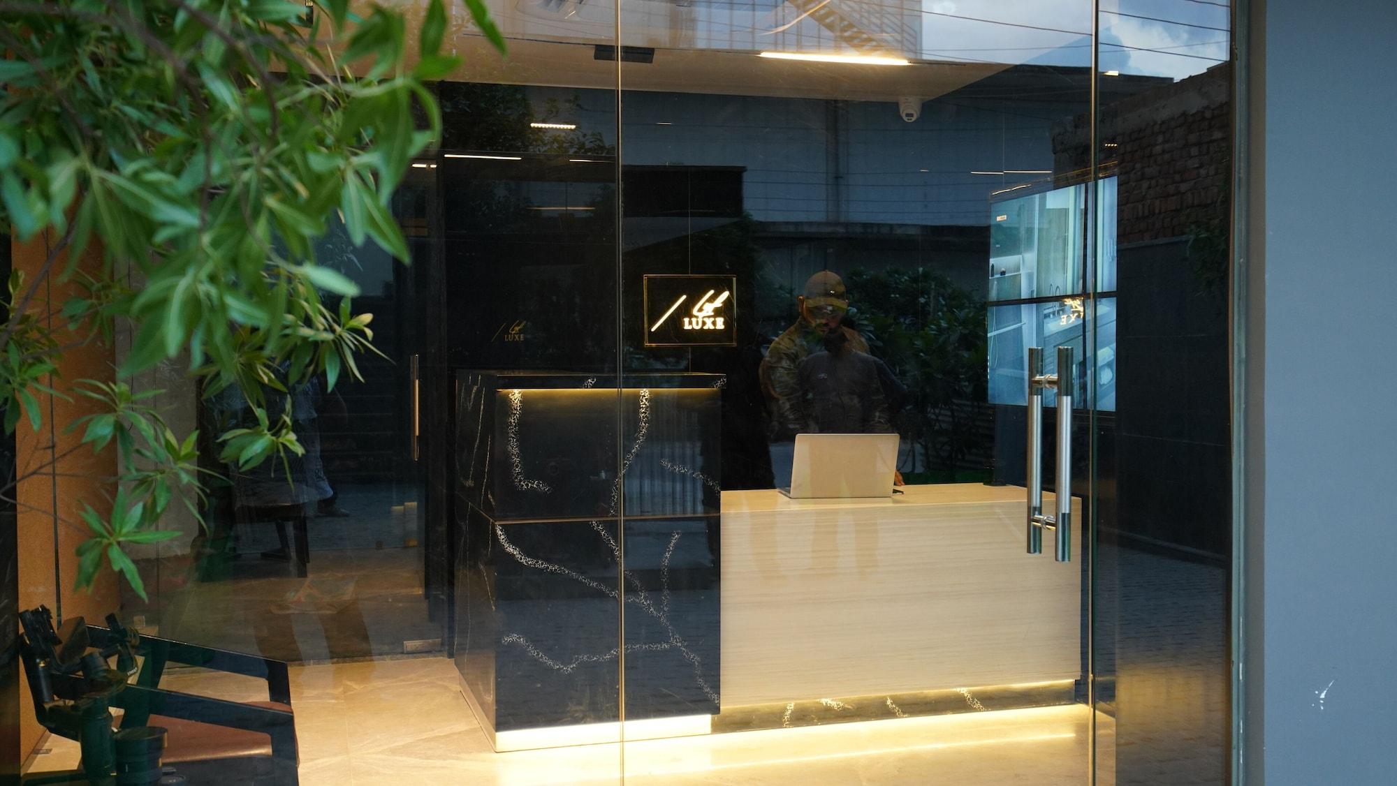 Vista Lobby Aquila Grand Suites