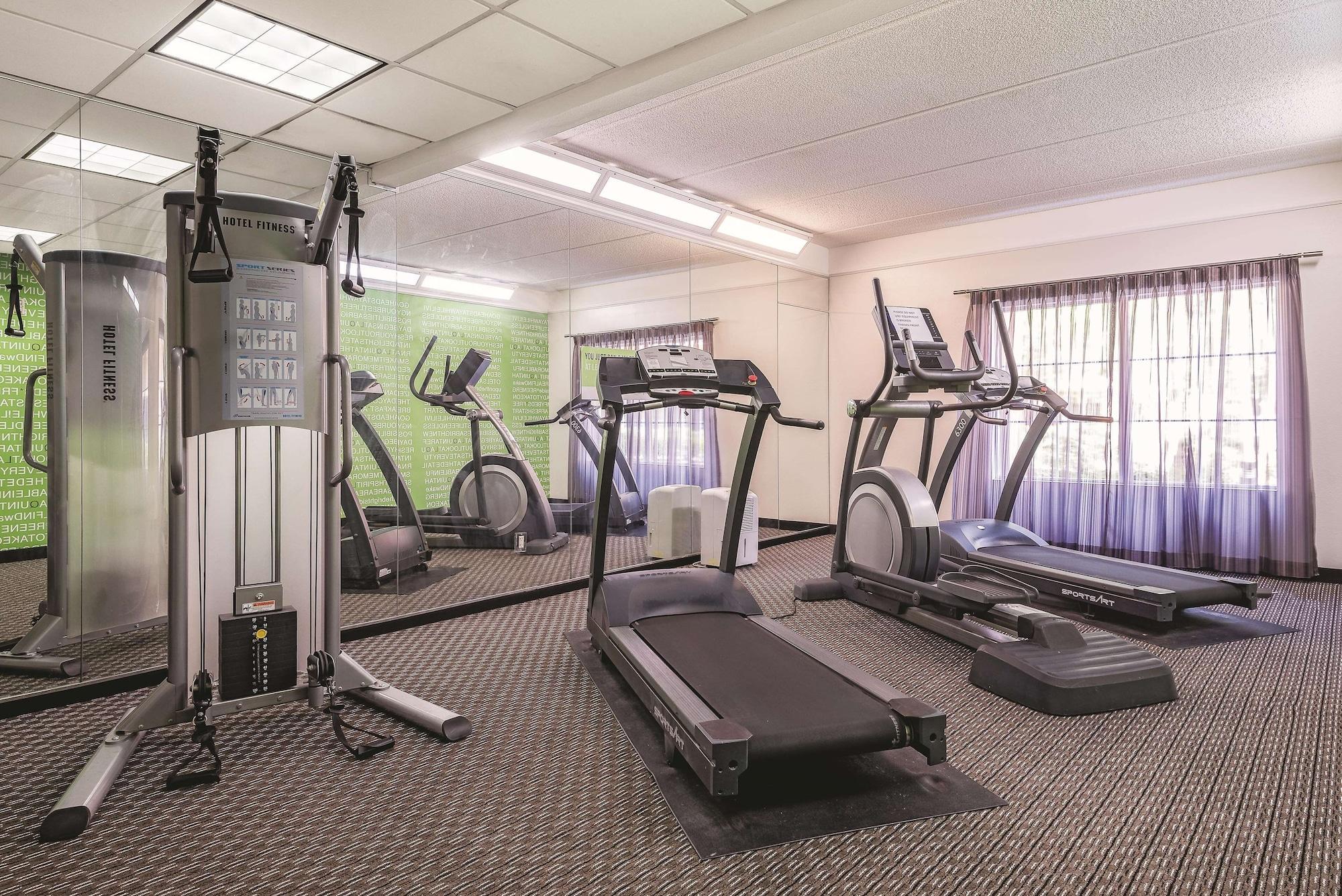 Gimnasio La Quinta Inn & Suites by Wyndham Univ Area Chapel Hill