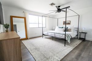 Alquiler Vacacional - Clean and newly remodeled + fun backyard! Close to Everything!