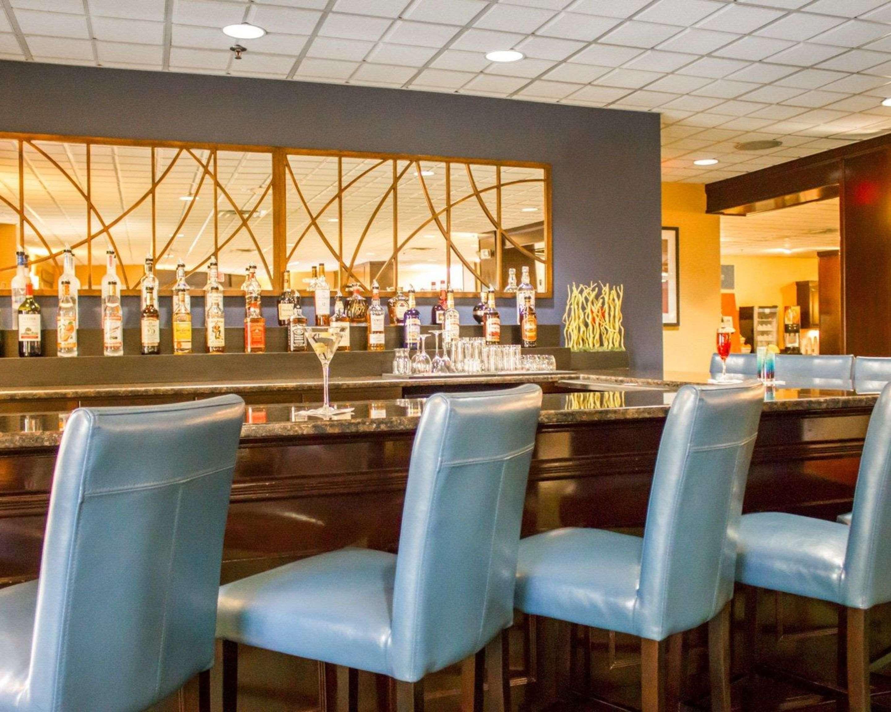 Bar/Salón Comfort Inn Syosset - Long Island