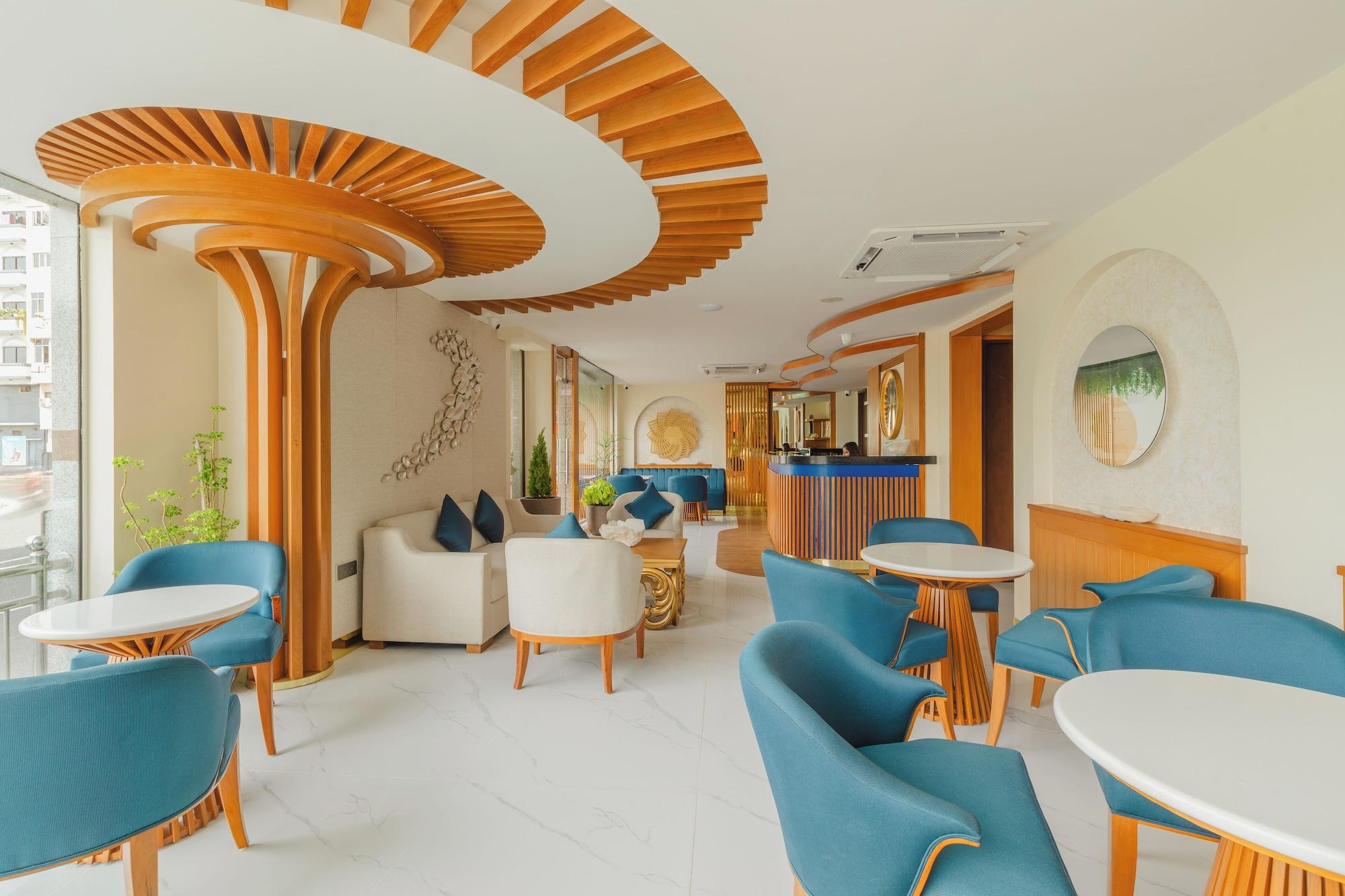 Varios UMET Seaview Hotel with Free Roundtrip Airport Pick up and drop off