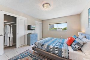 Alquiler Vacacional - Fully Renovated Beach Condo in a Small Building
