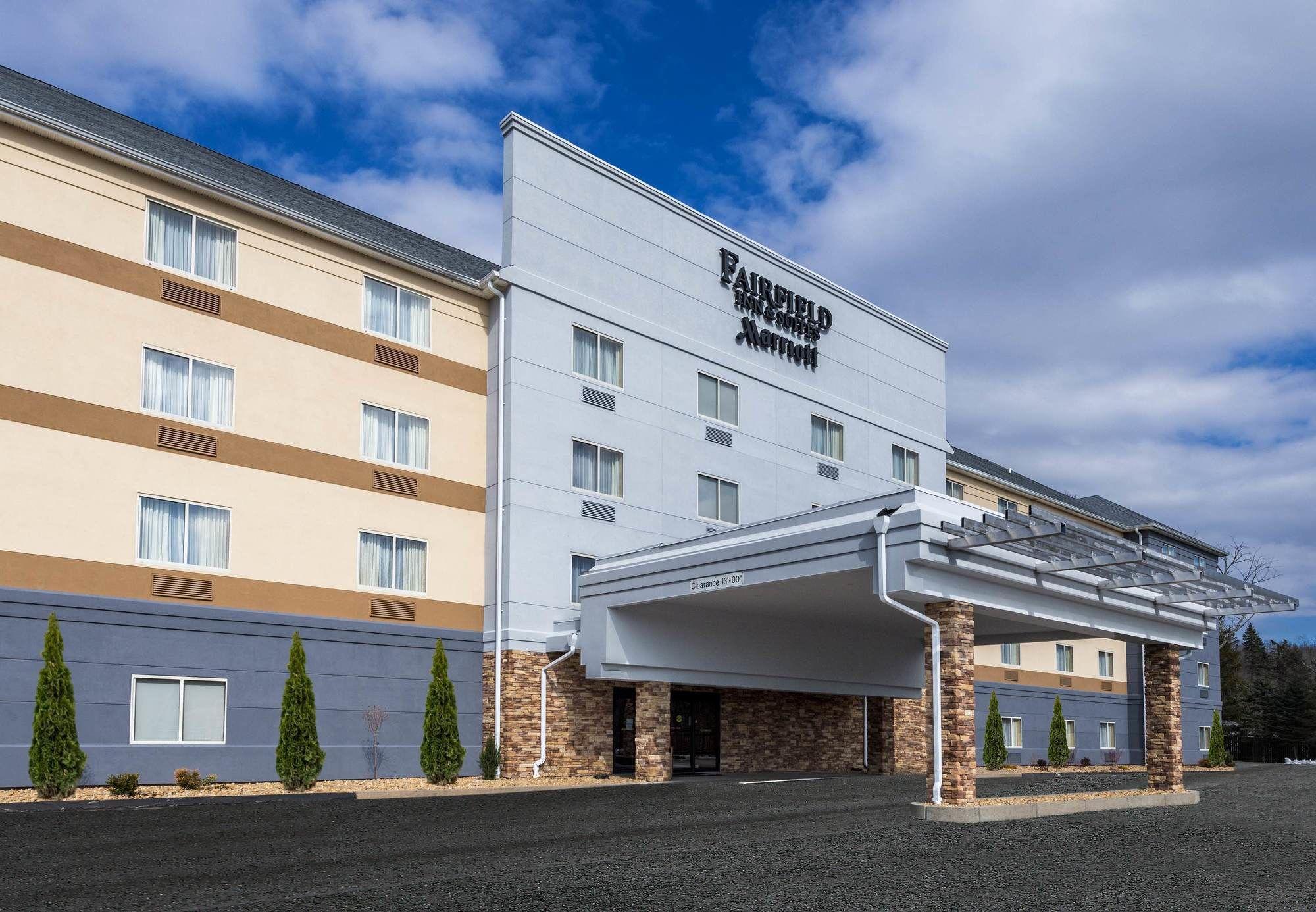 Vista Exterior Fairfield by Marriott Inn & Suites Uncasville Mohegan Sun Area