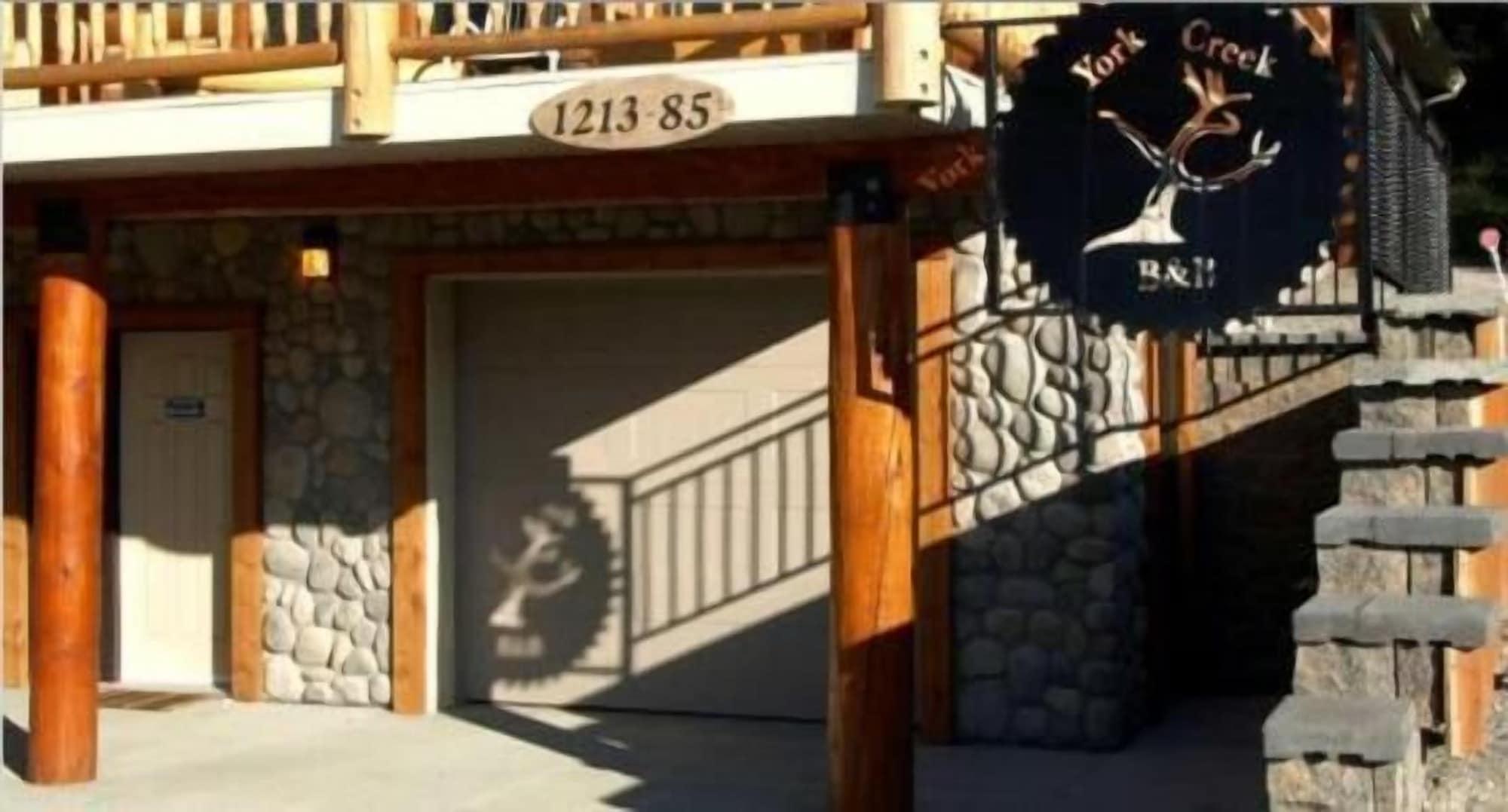 Vista Exterior York Creek Bed and Breakfast