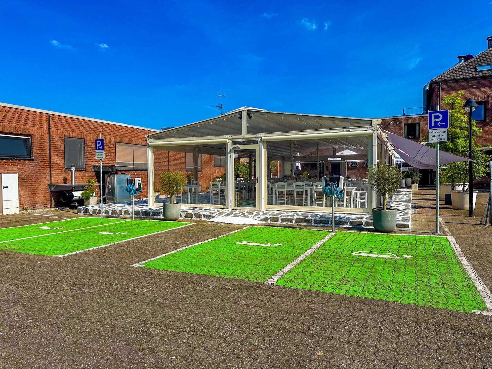 Vista Exterior Hotel Omega