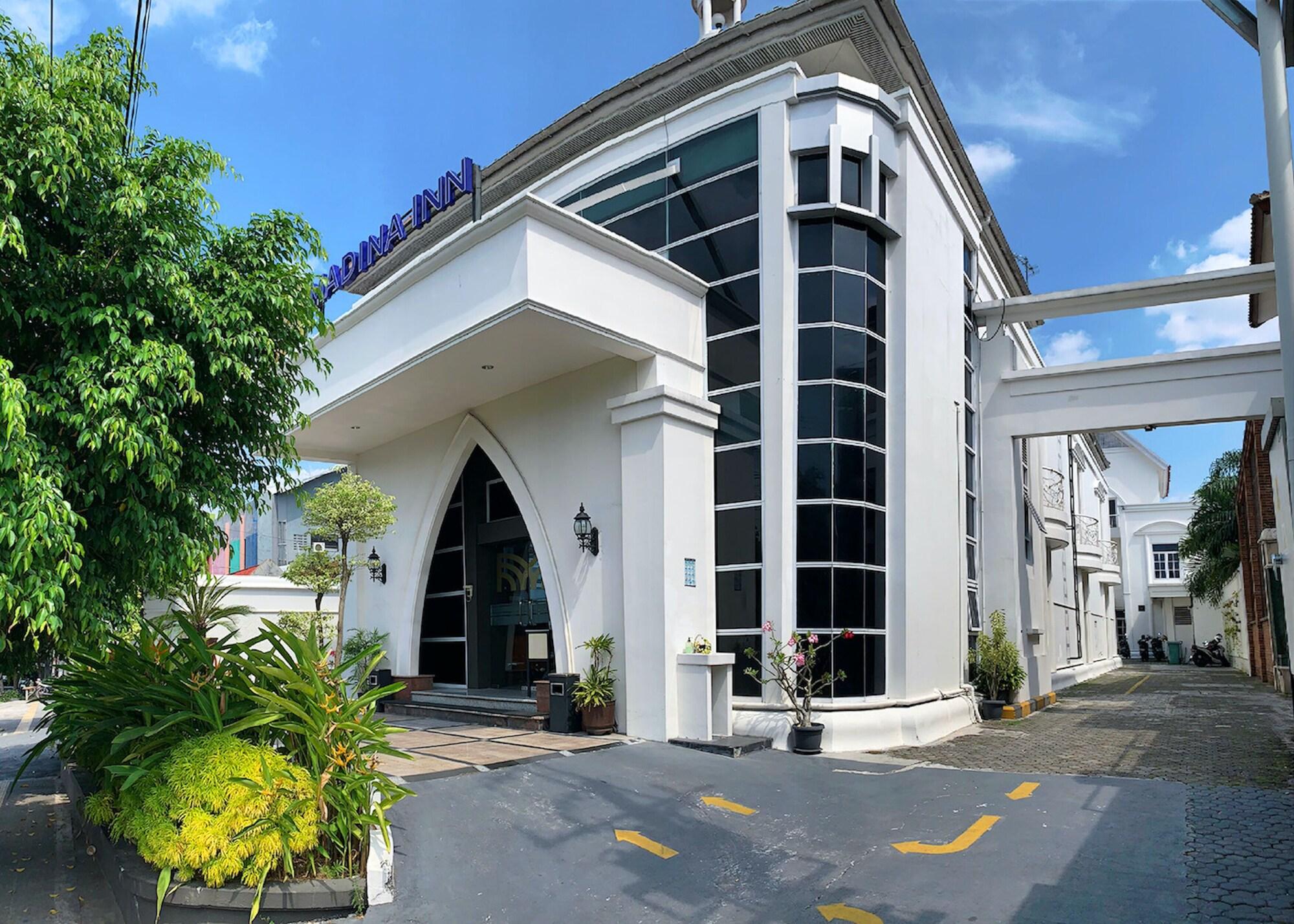 Vista Exterior Madina Inn Hotel