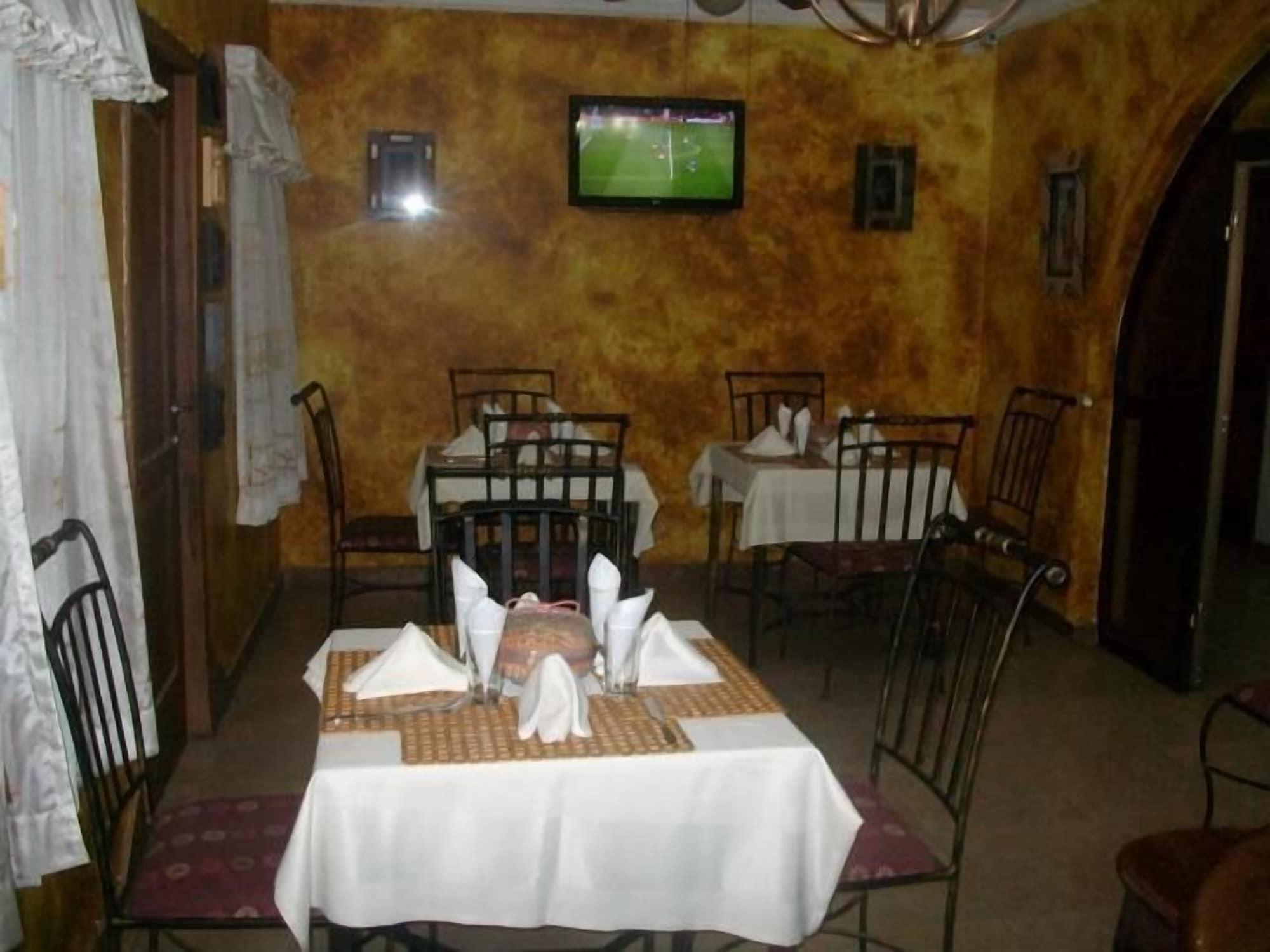 Restaurant Rayporsh Hotel