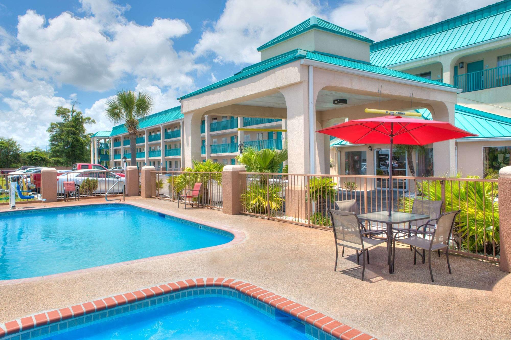 Vista Piscina Days Inn by Wyndham Gulfport