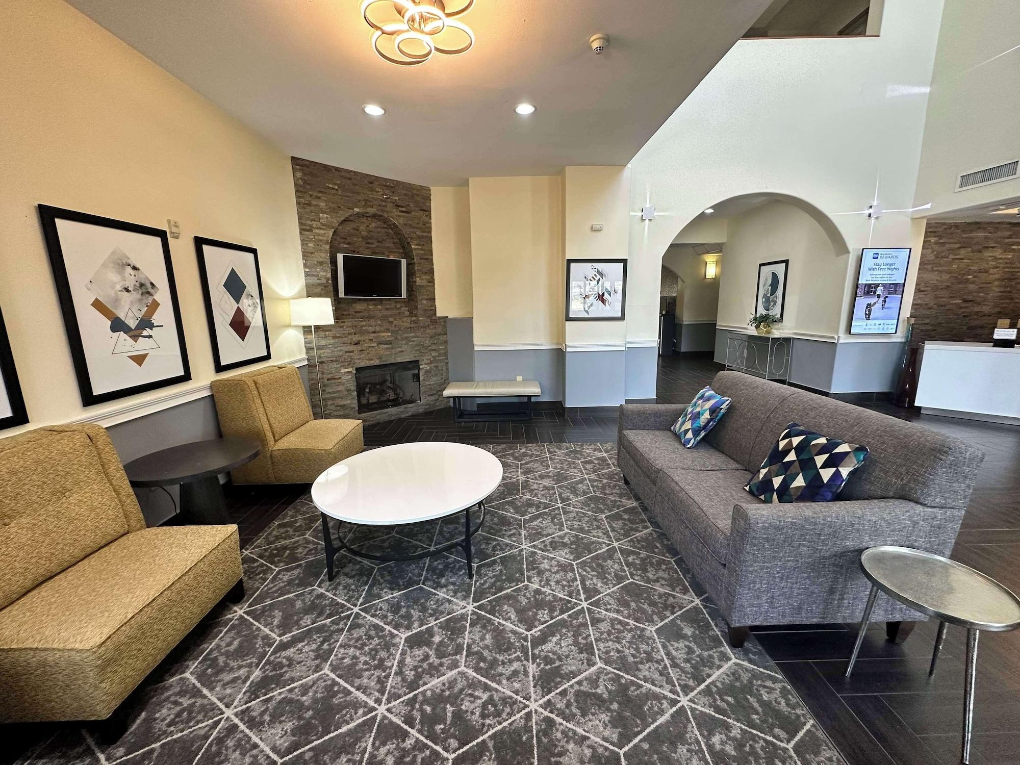 Vista Lobby Best Western Plus Bass Hotel & Suites