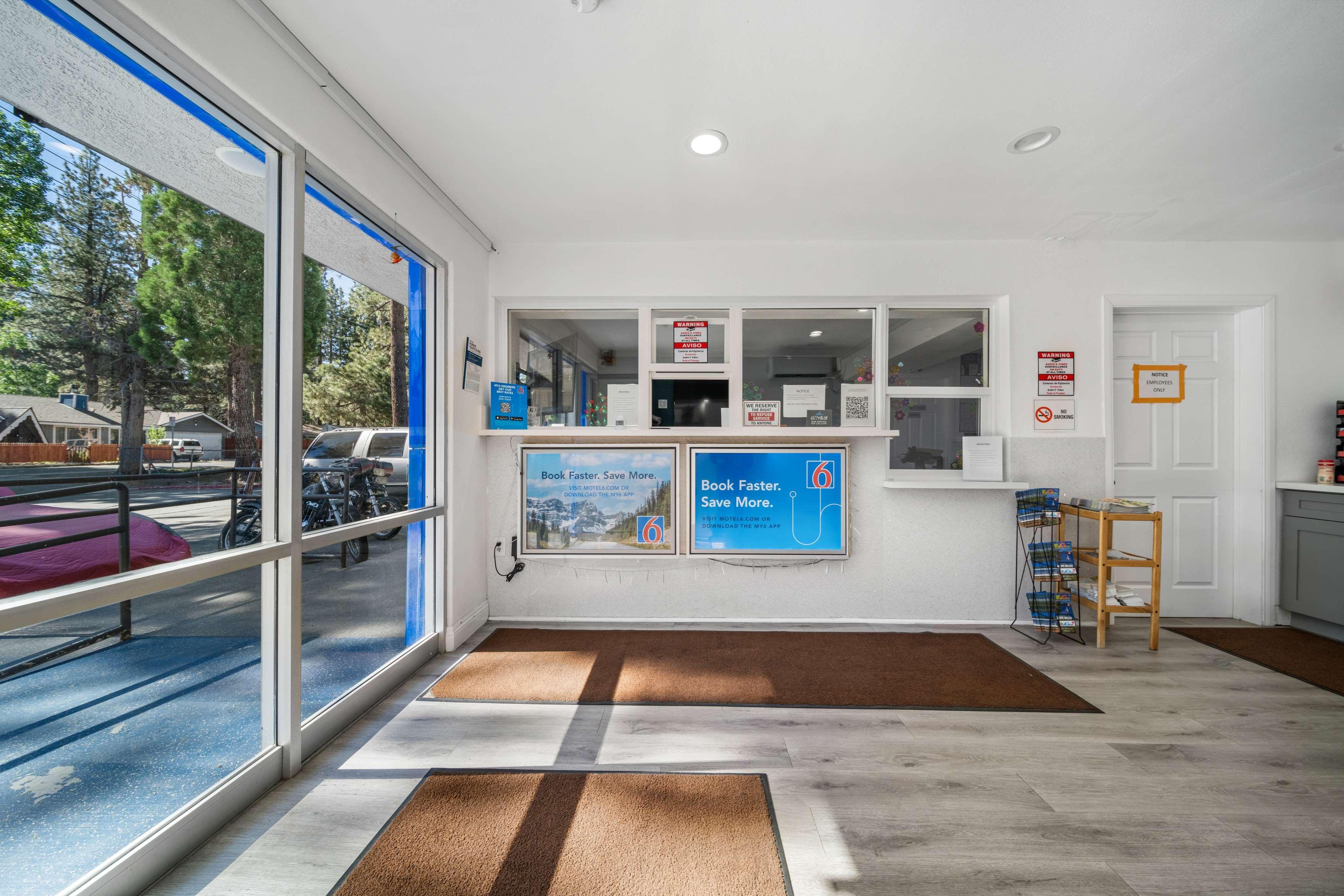 Vista Lobby Motel 6 Big Bear Lake, CA