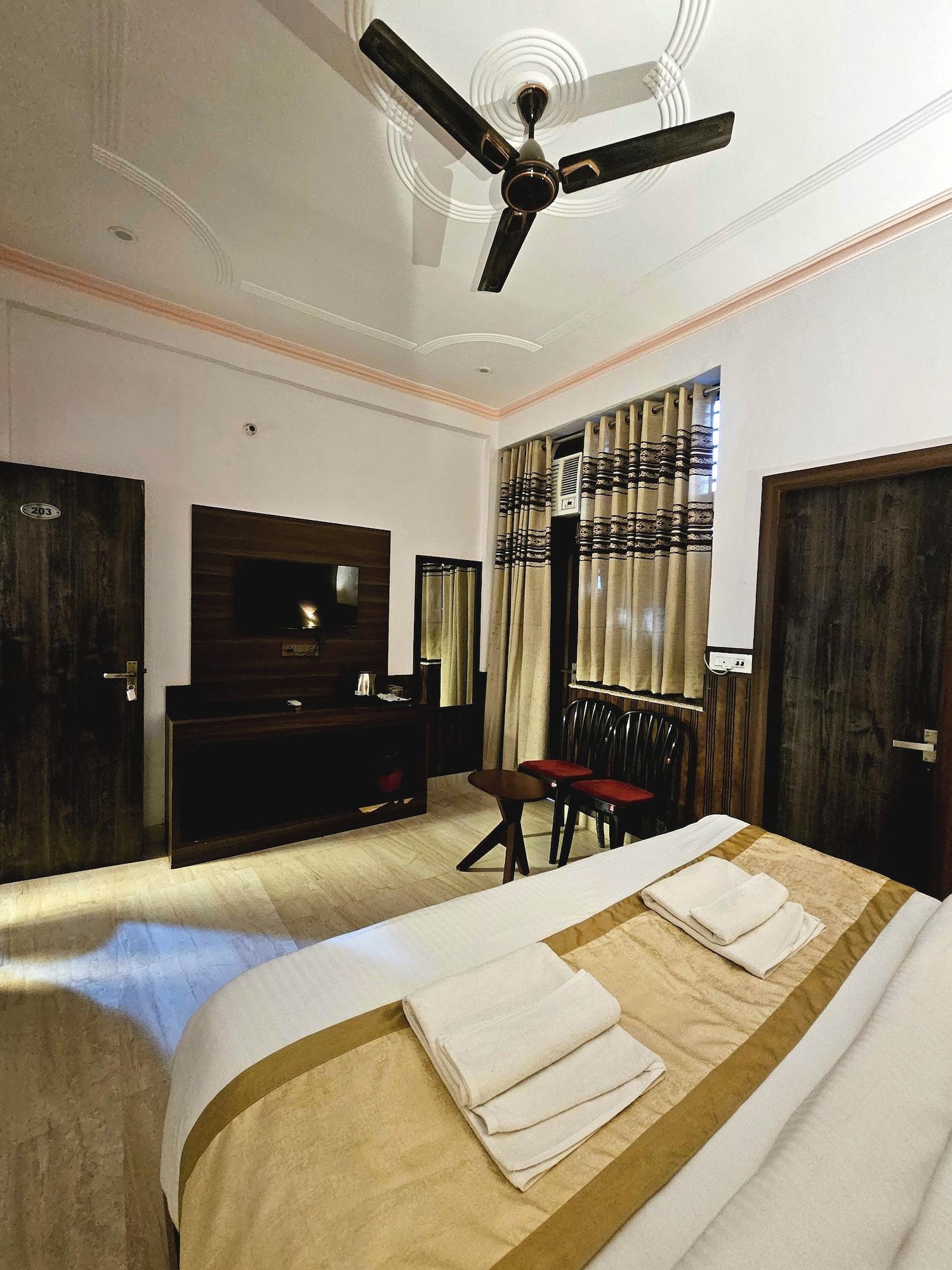 Set de Habitación Shri Krishna Divine Dham