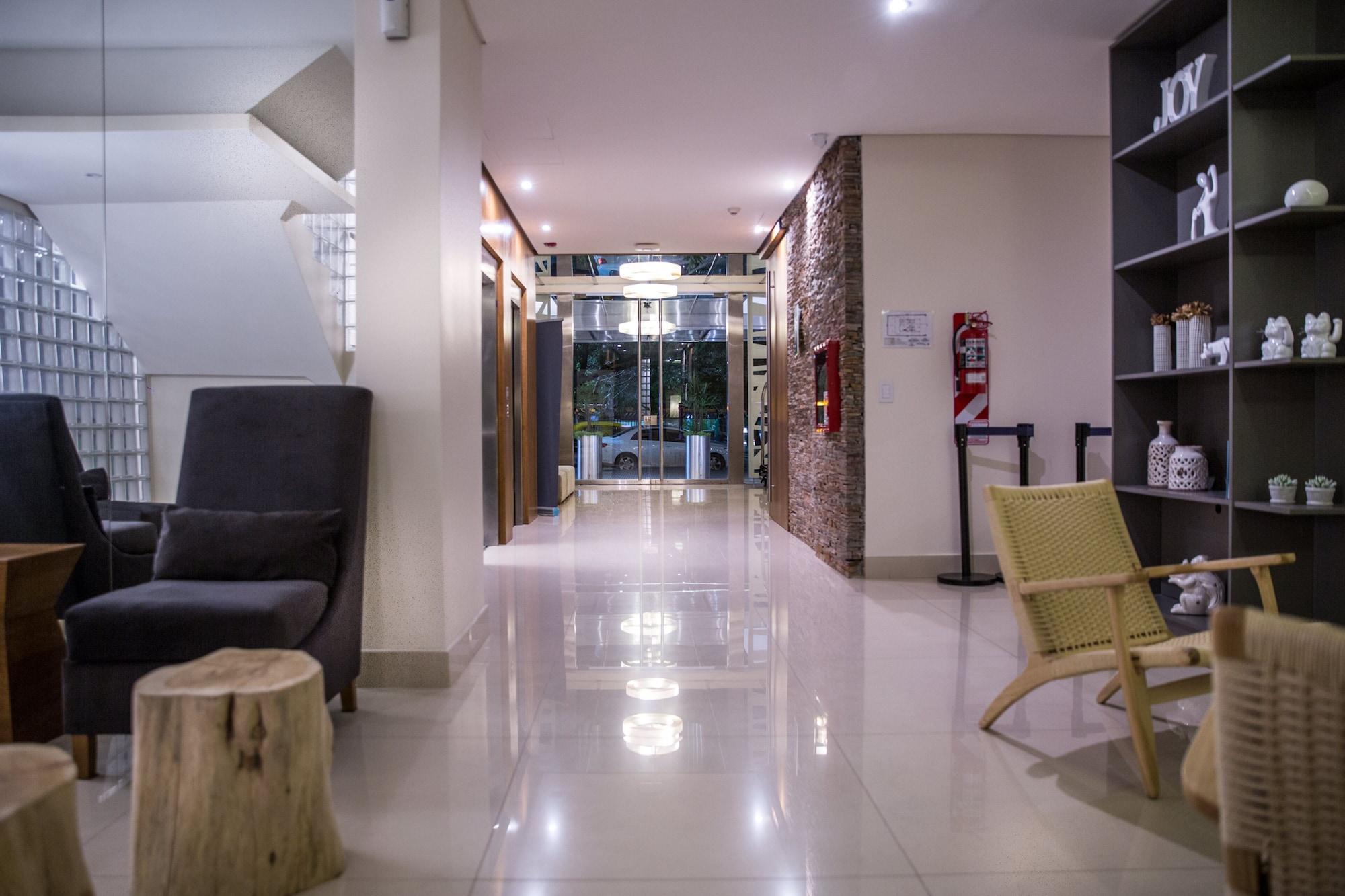 Vista Lobby Howard Johnson Plaza by Wyndham Buenos Aires