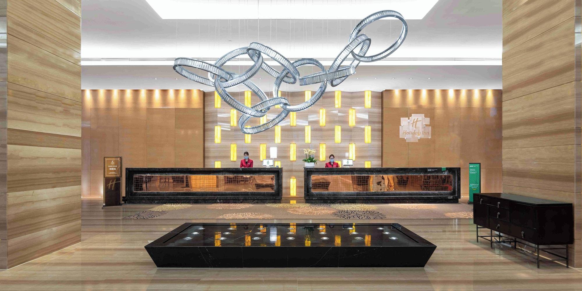 Vista Lobby Holiday Inn Chengdu Oriental Plaza by IHG