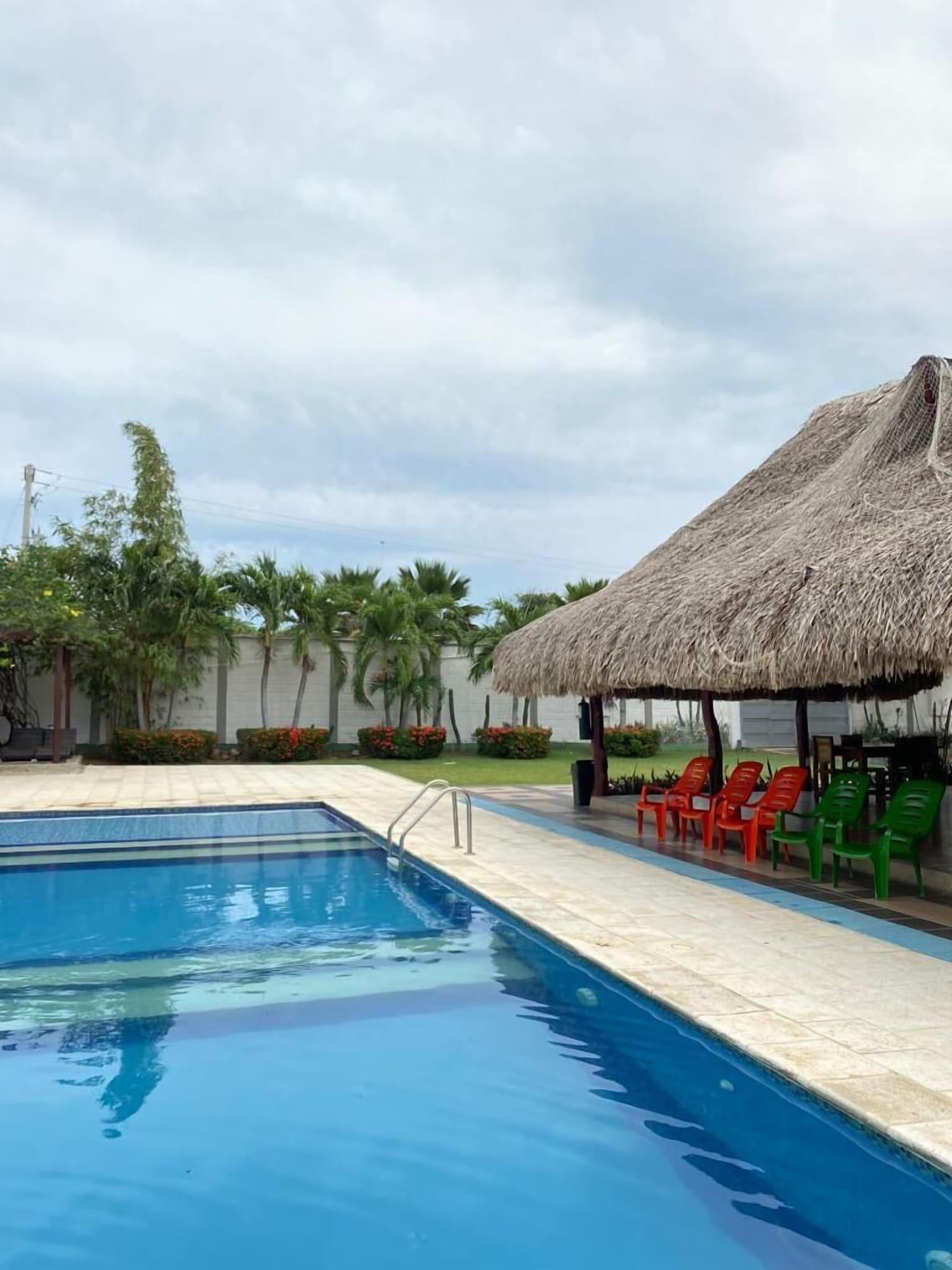 Vista Exterior Hotel Emerawaa