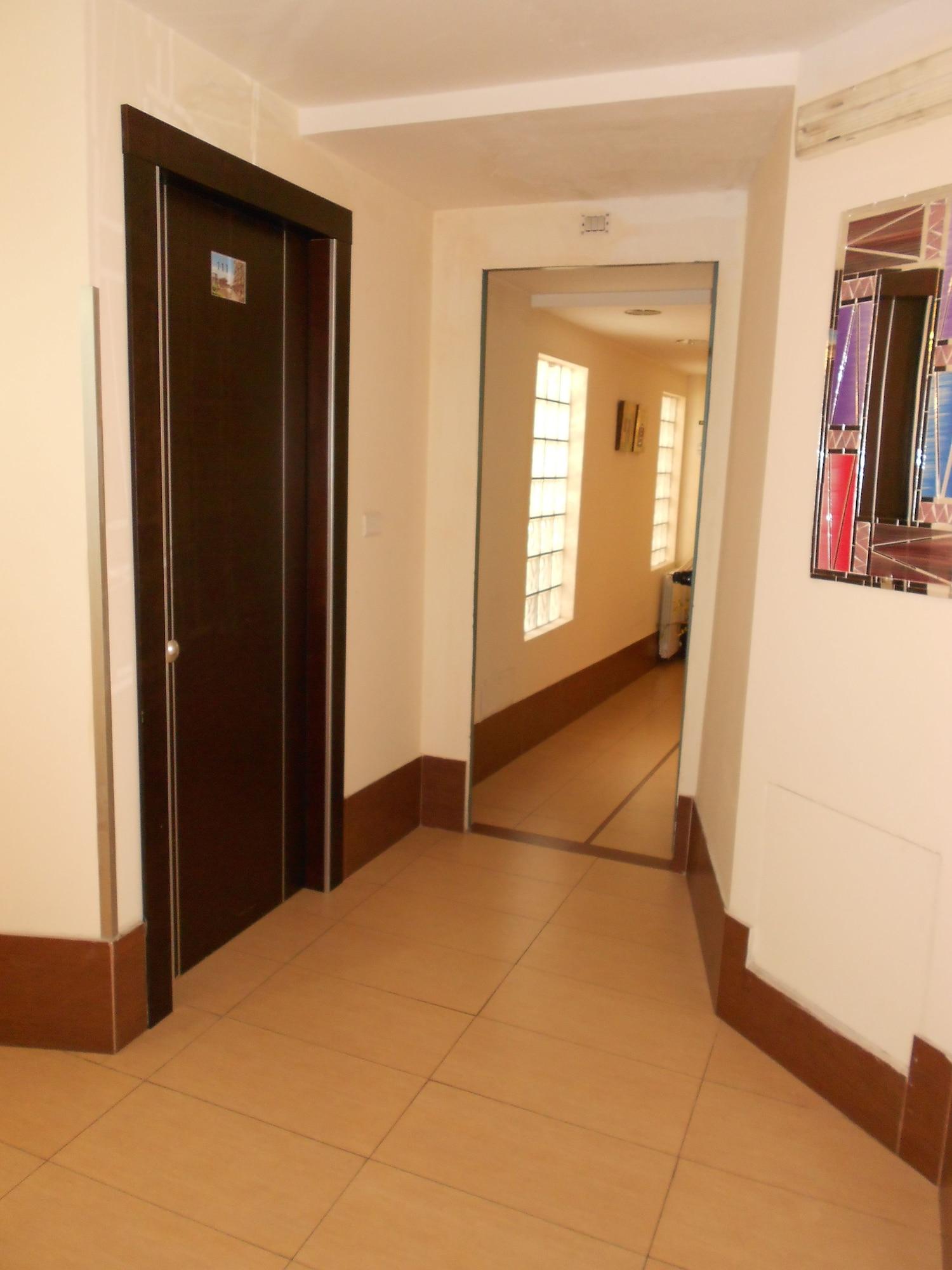 Varios Hotel dei Mille