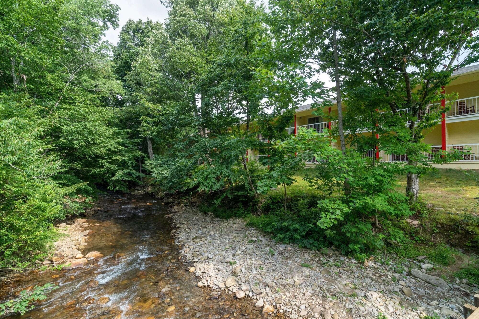 Vista Exterior Ramada by Wyndham Maggie Valley