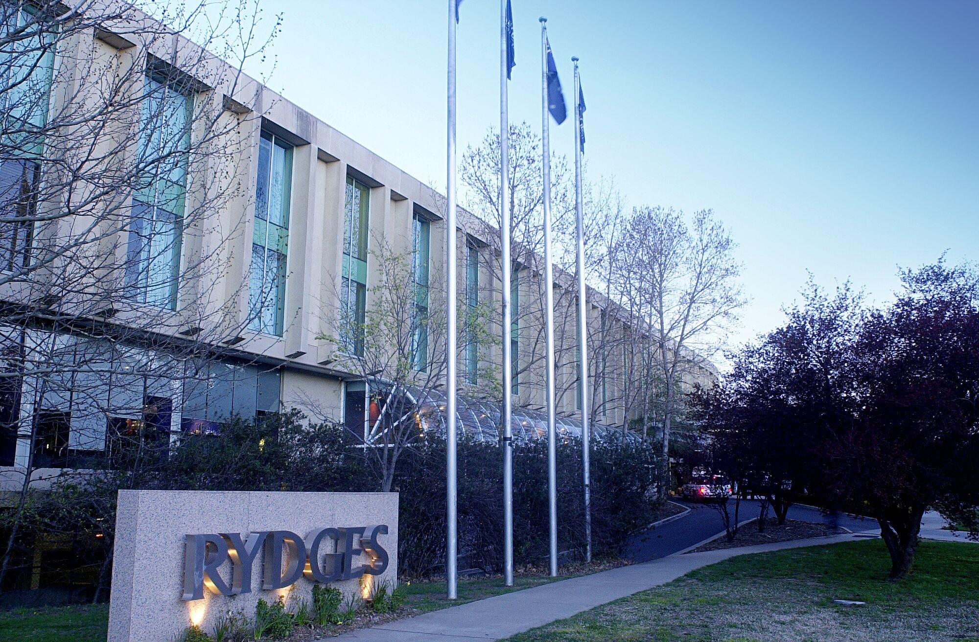 Vista Exterior Rydges Canberra