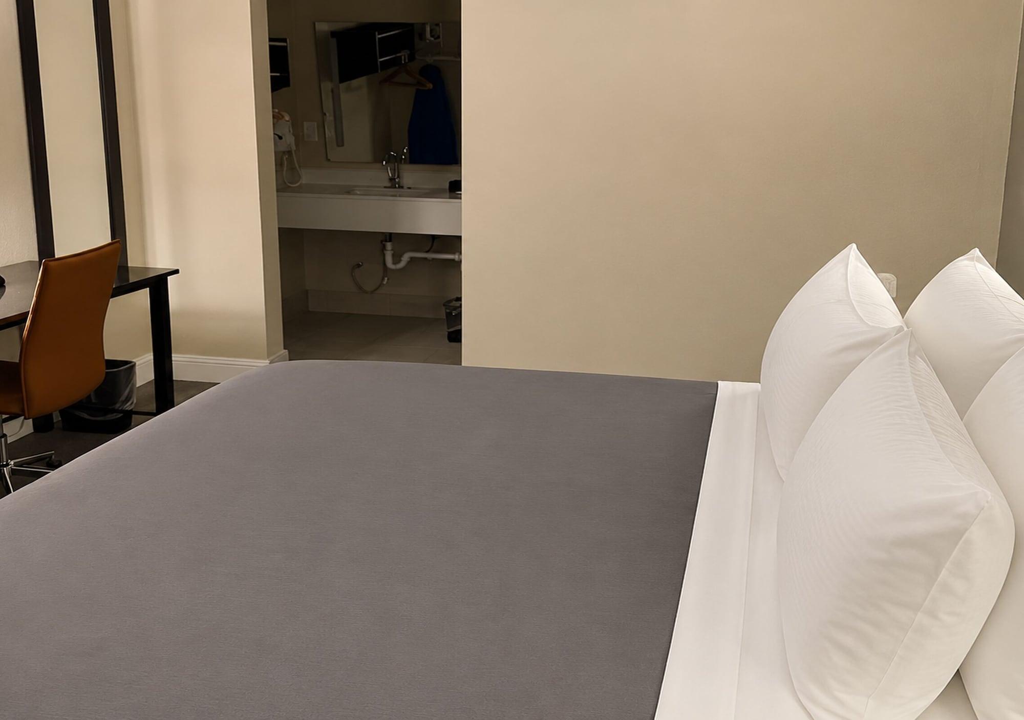 Habitación Lx Hotel, SureStay Collection by Best Western