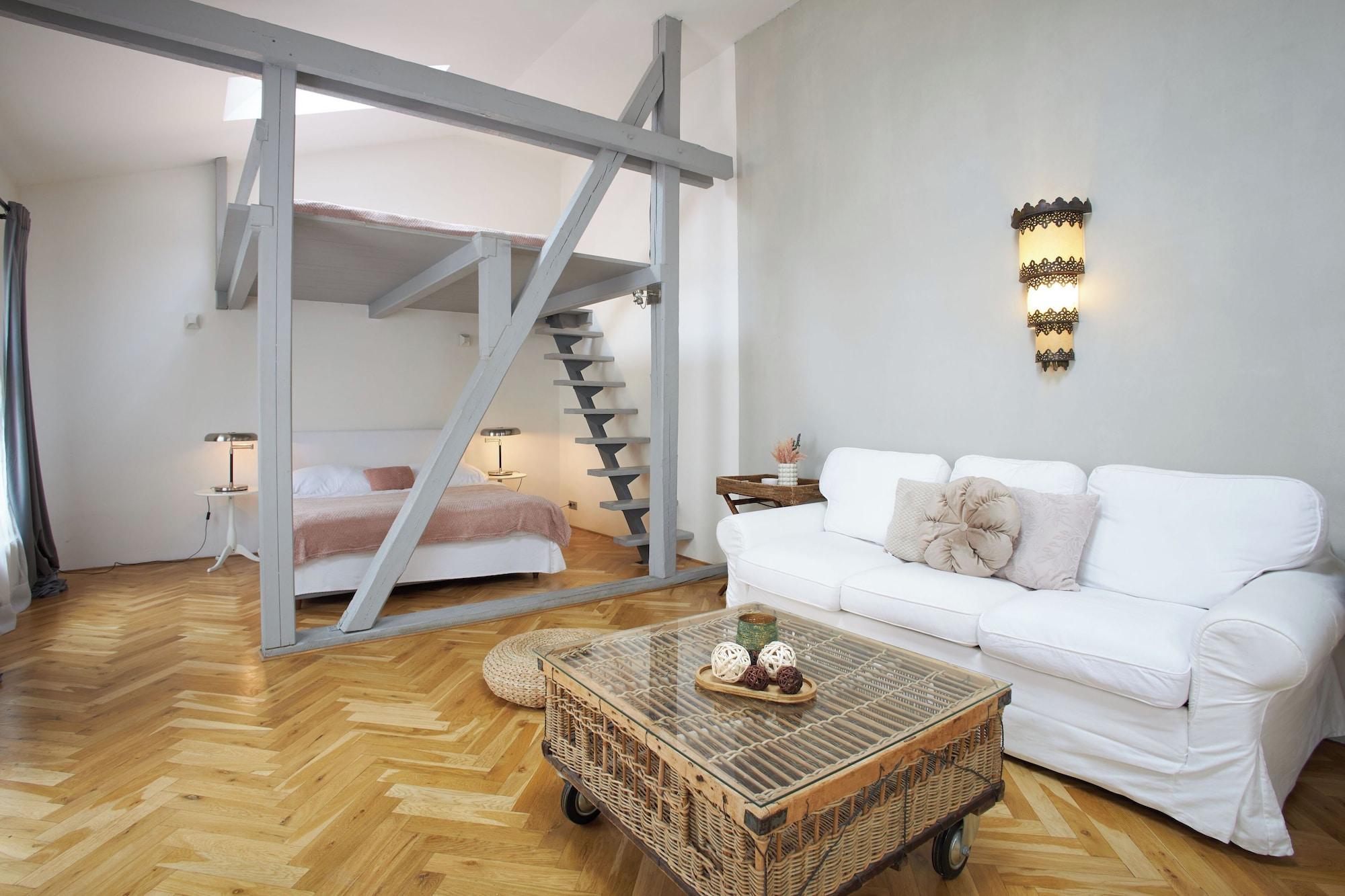 Varios Wenceslas Square Residence