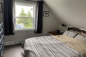 Alquiler Vacacional - Renovated 150 year old house, snuggled in the cove with ocean views