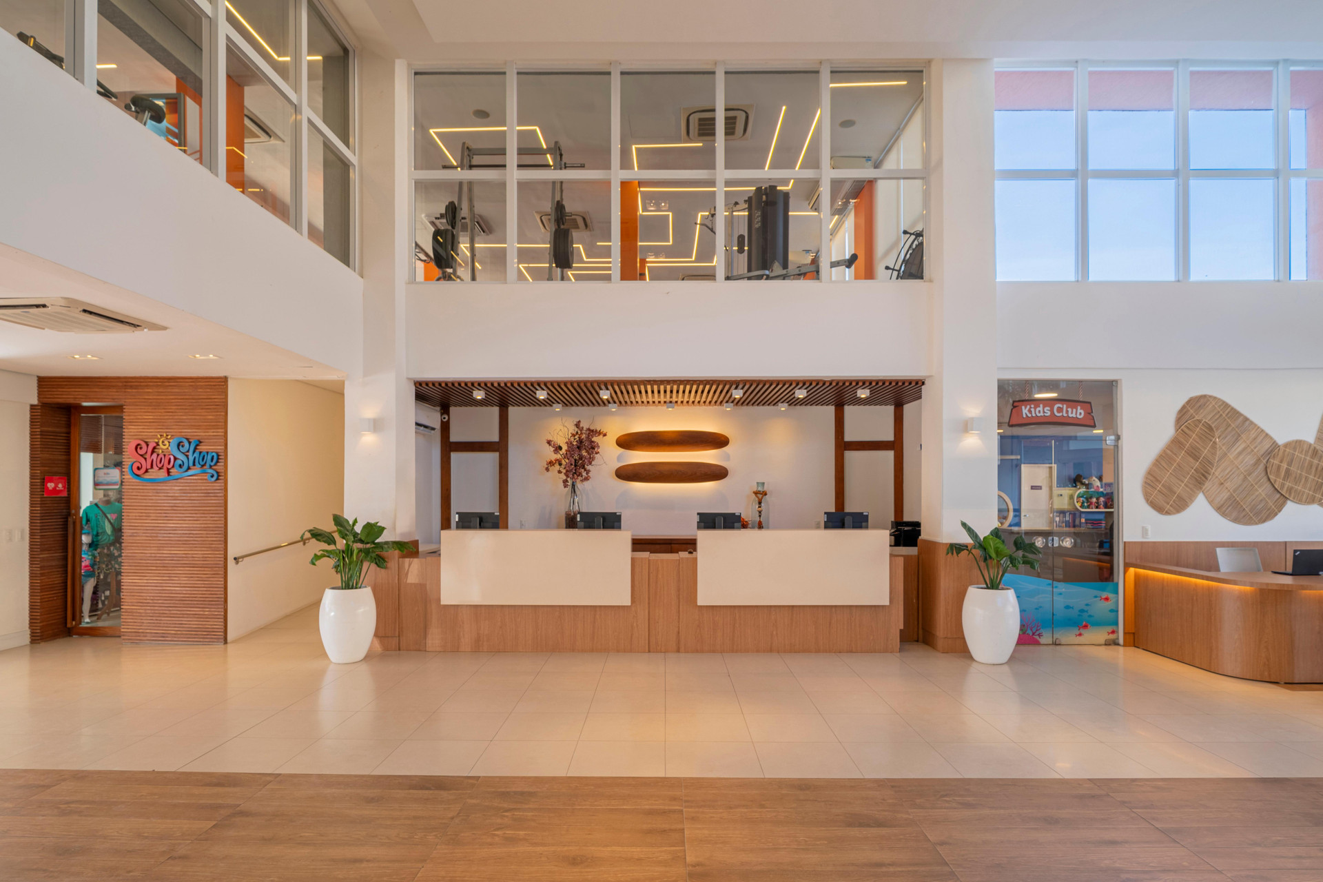 Vista Lobby Beach Park Wellness Resort