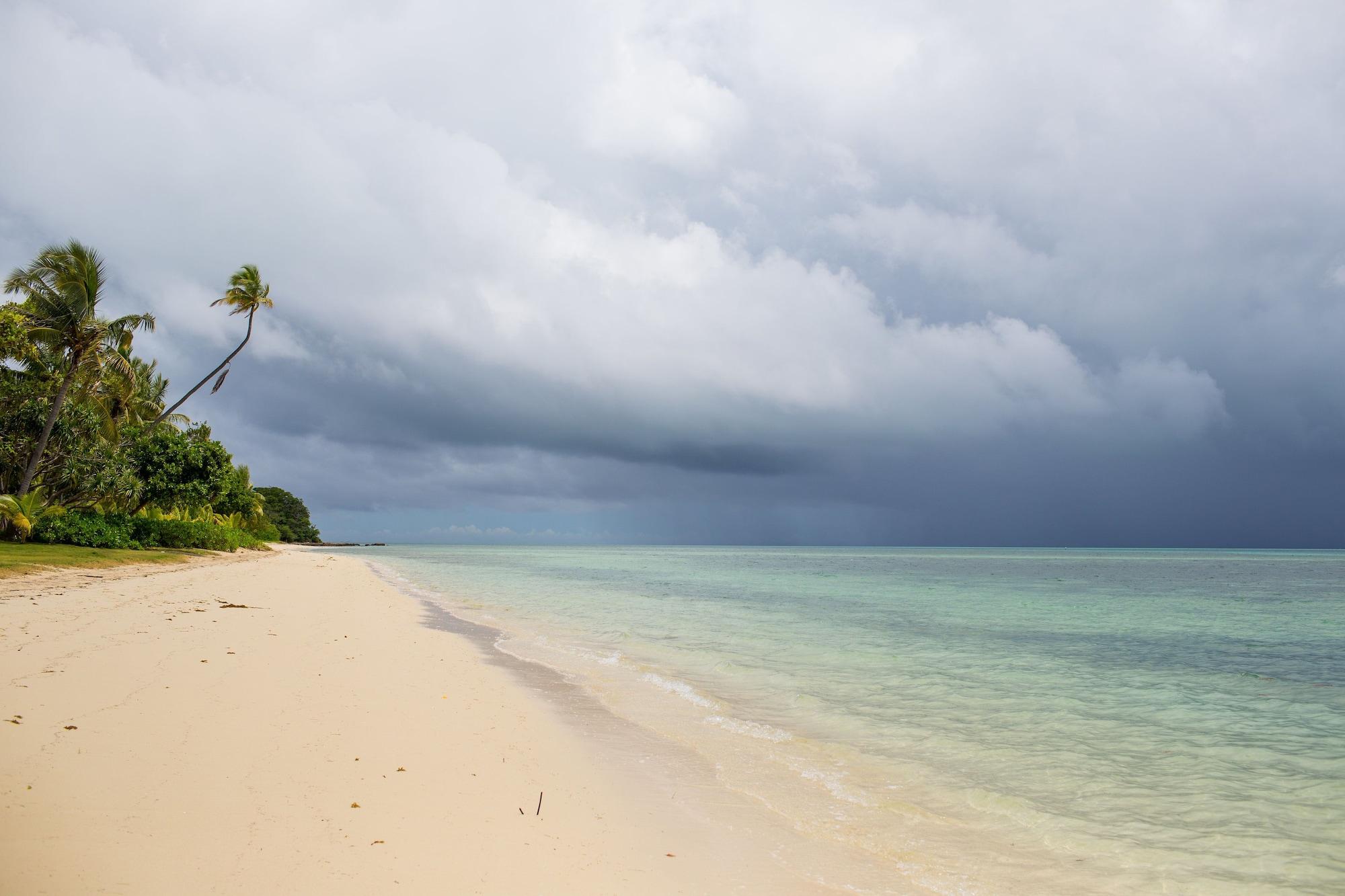 Playa Lomani Island Resort & Spa
