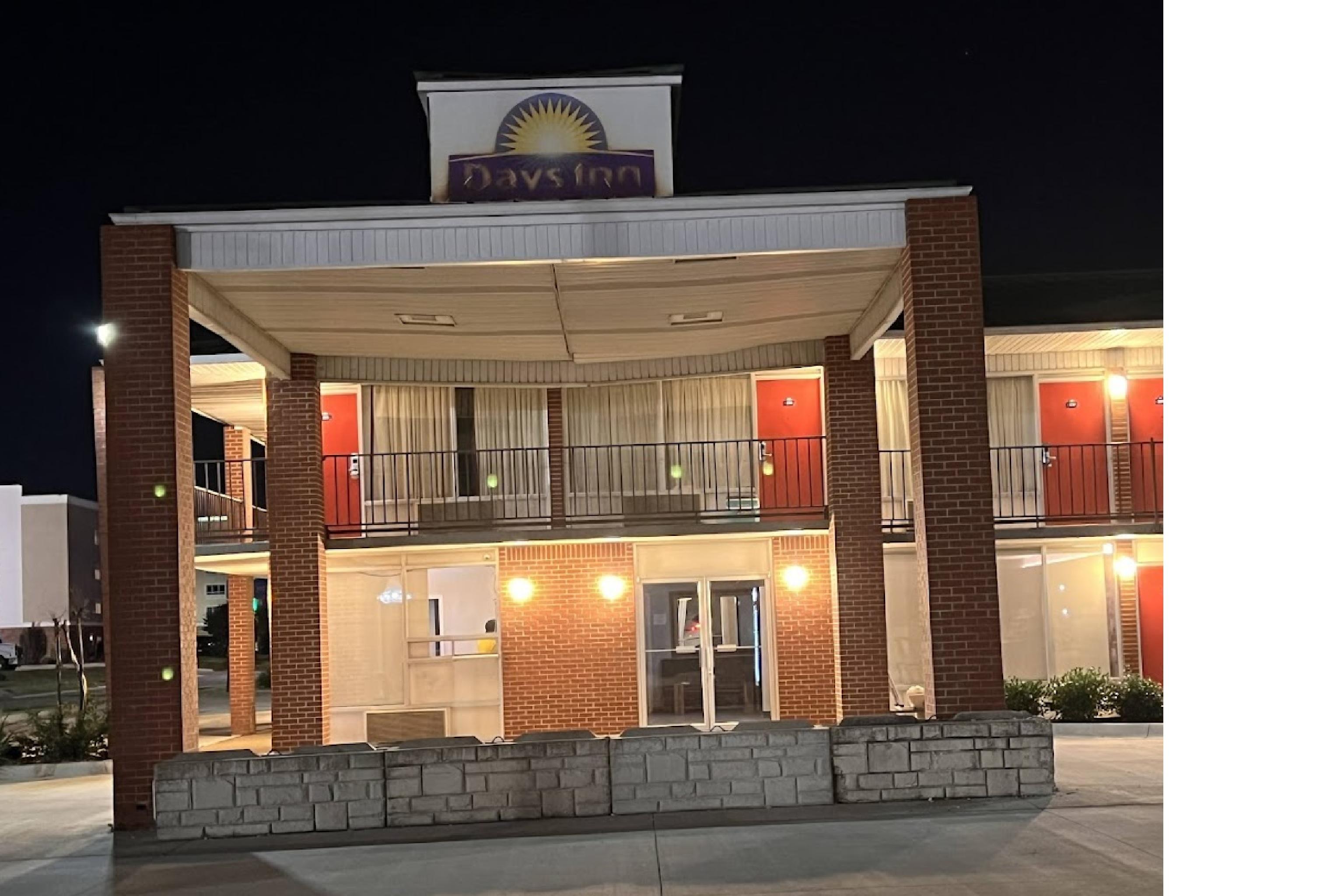Vista Exterior Days Inn by Wyndham Jonesboro AR