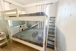 Renta Vacacional - Charming Ocean Front Double Suite with Pool Sleeps 10
