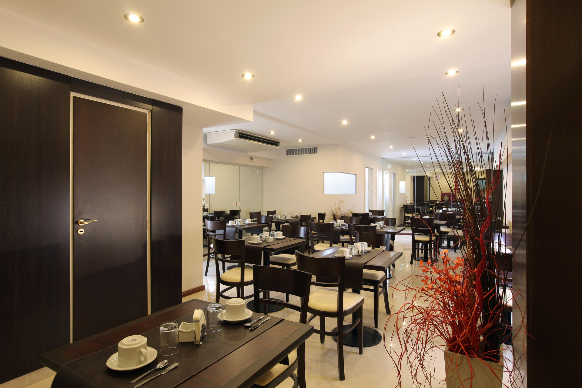 Restaurant Europlaza Hotel & Suites