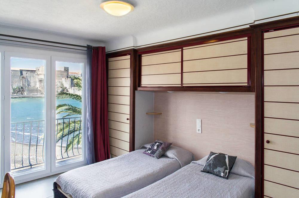 Varios Hôtel Triton