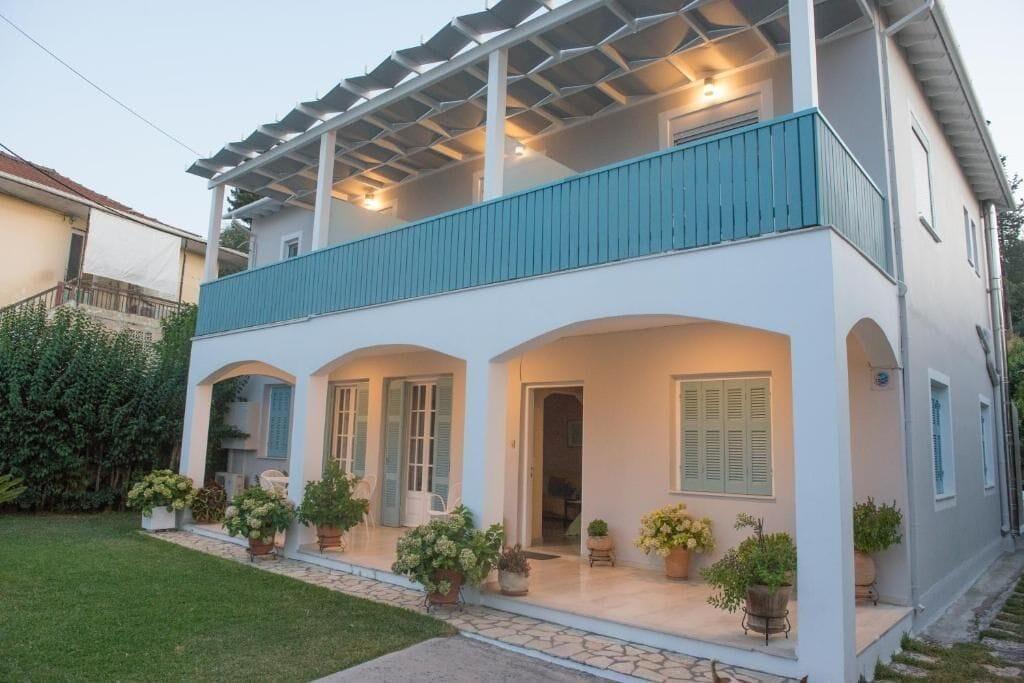 Varios Tsonas apartments