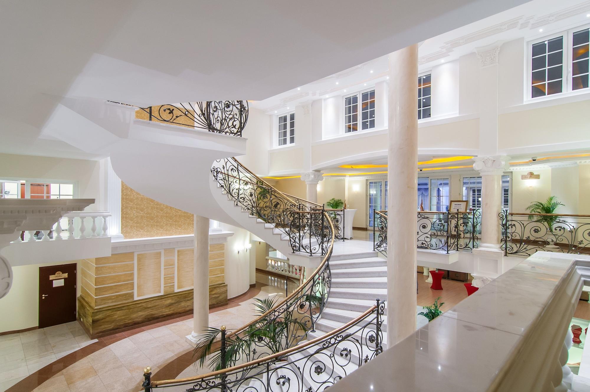 Vista Lobby Windsor Palace Hotel