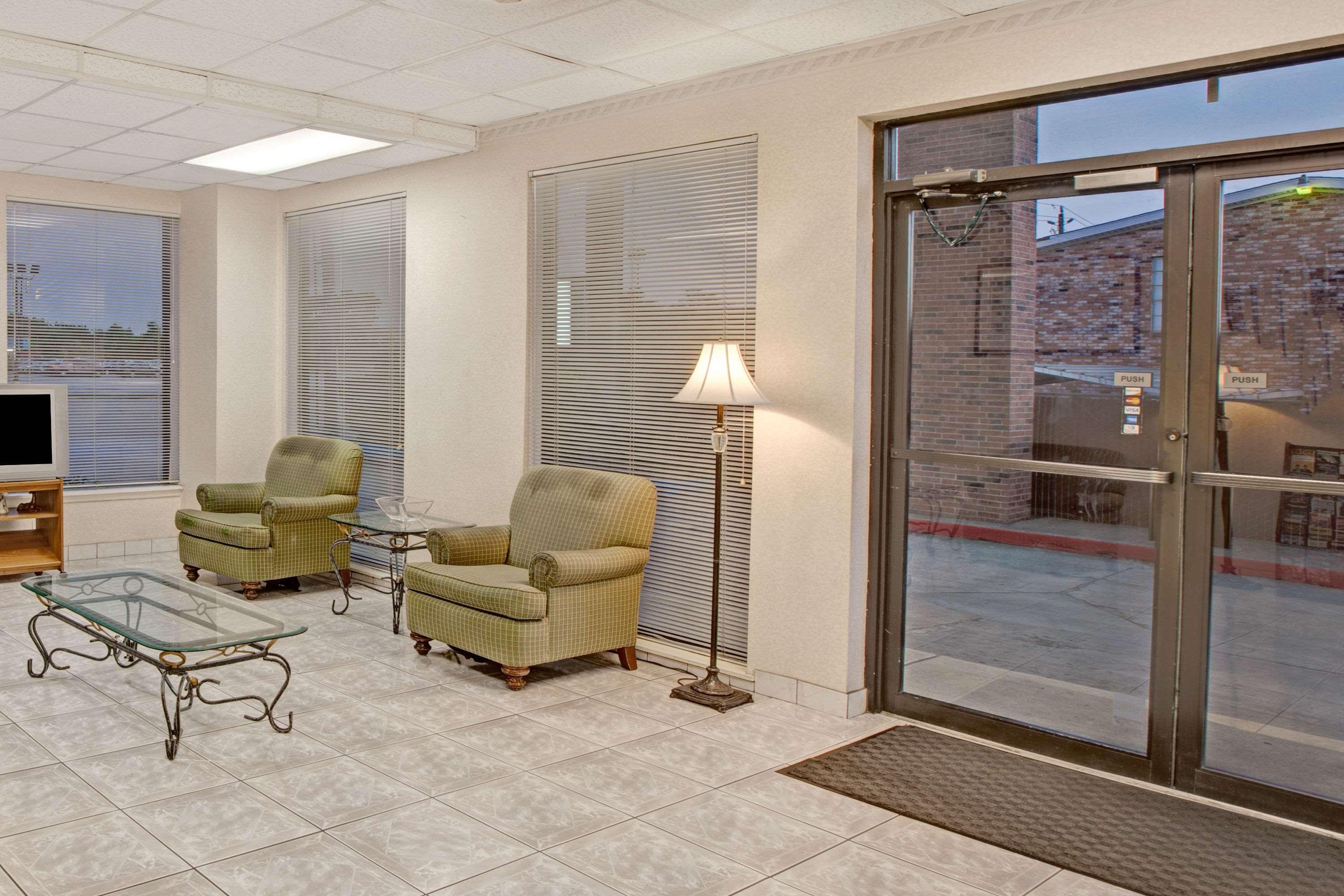 Vista Lobby Knights Inn Houston Hobby Airport