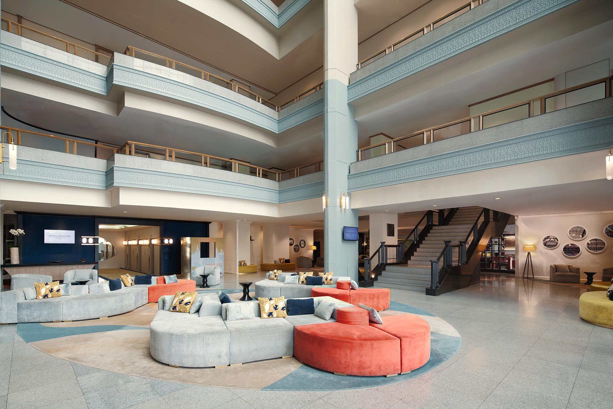 Vista Lobby Grand Mercure Bangkok Atrium