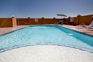 Alojamiento - Holiday Inn Express & Suites Kingsville by IHG