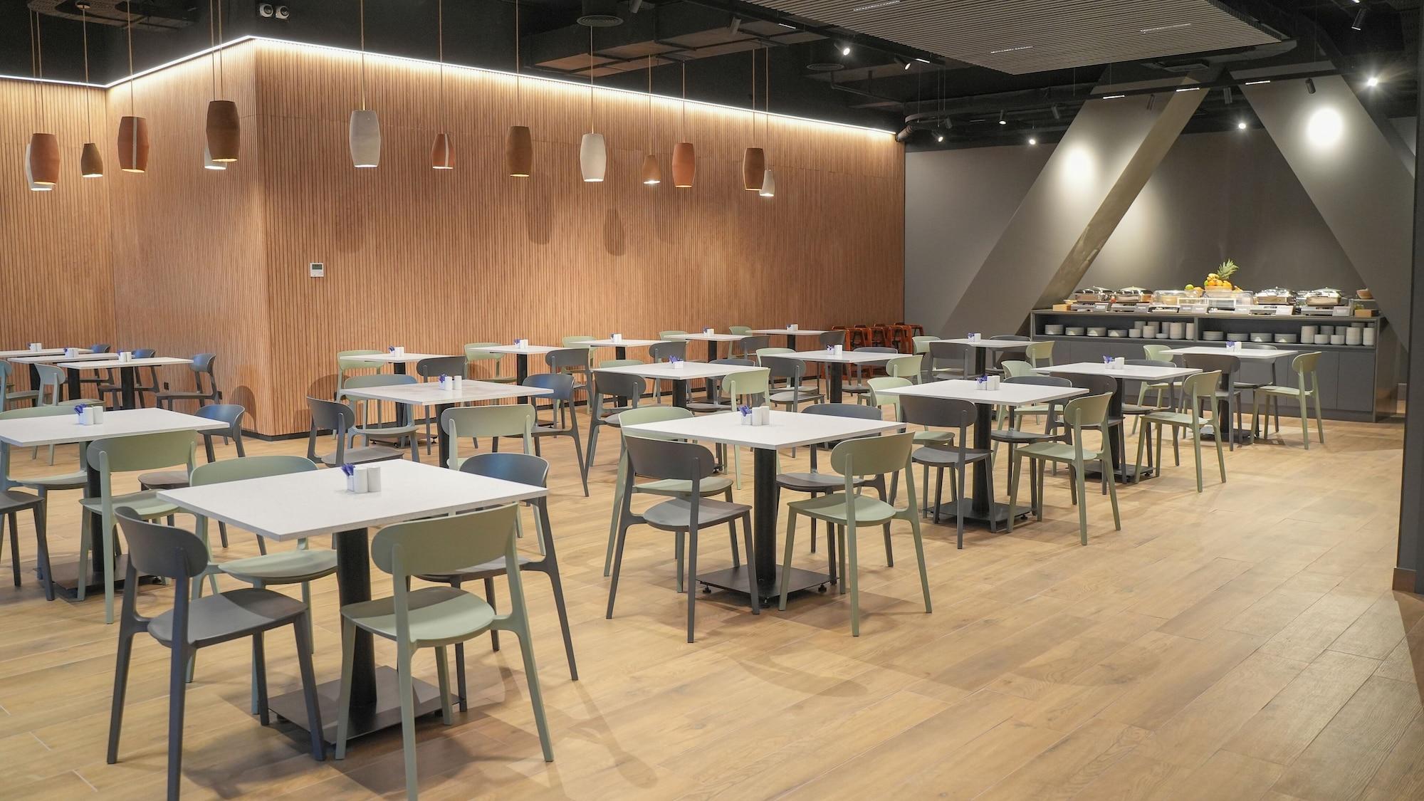 Restaurant Spot Suites
