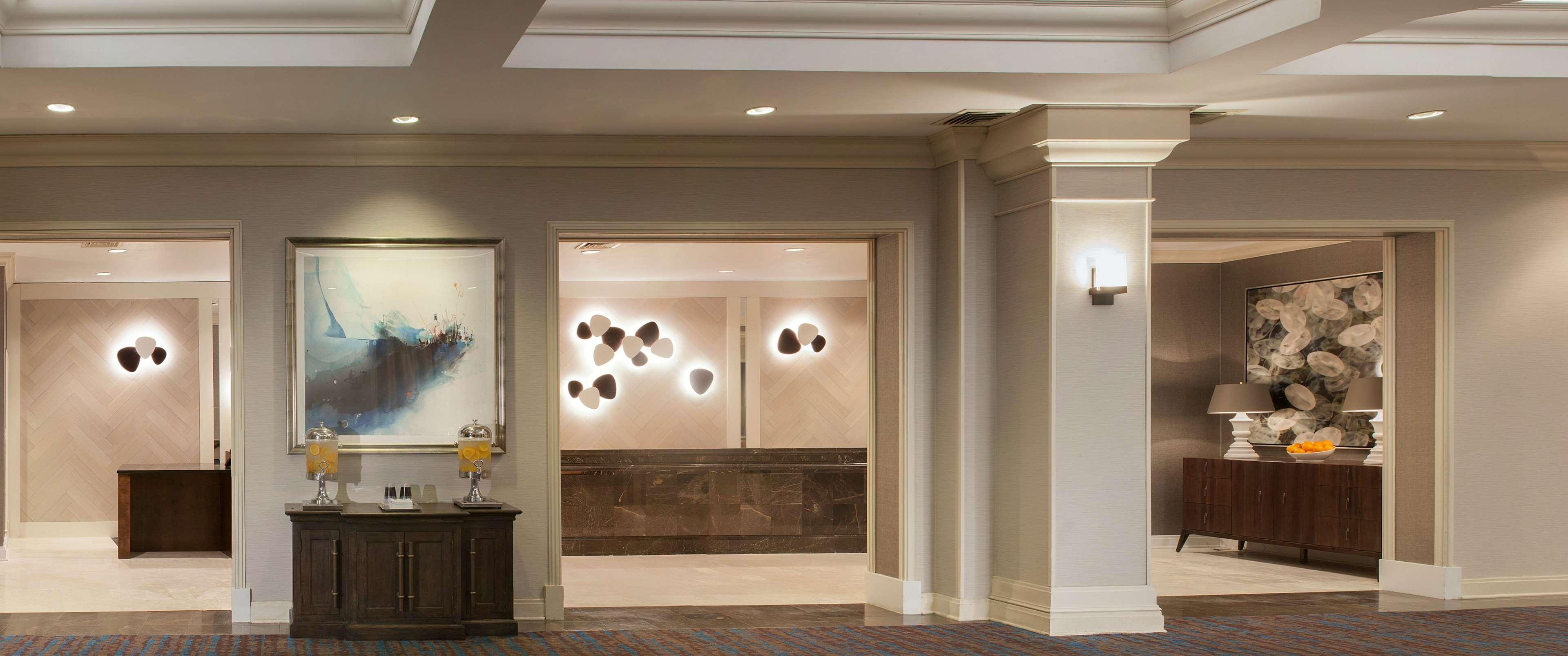 Vista Lobby Hilton St. Petersburg Bayfront