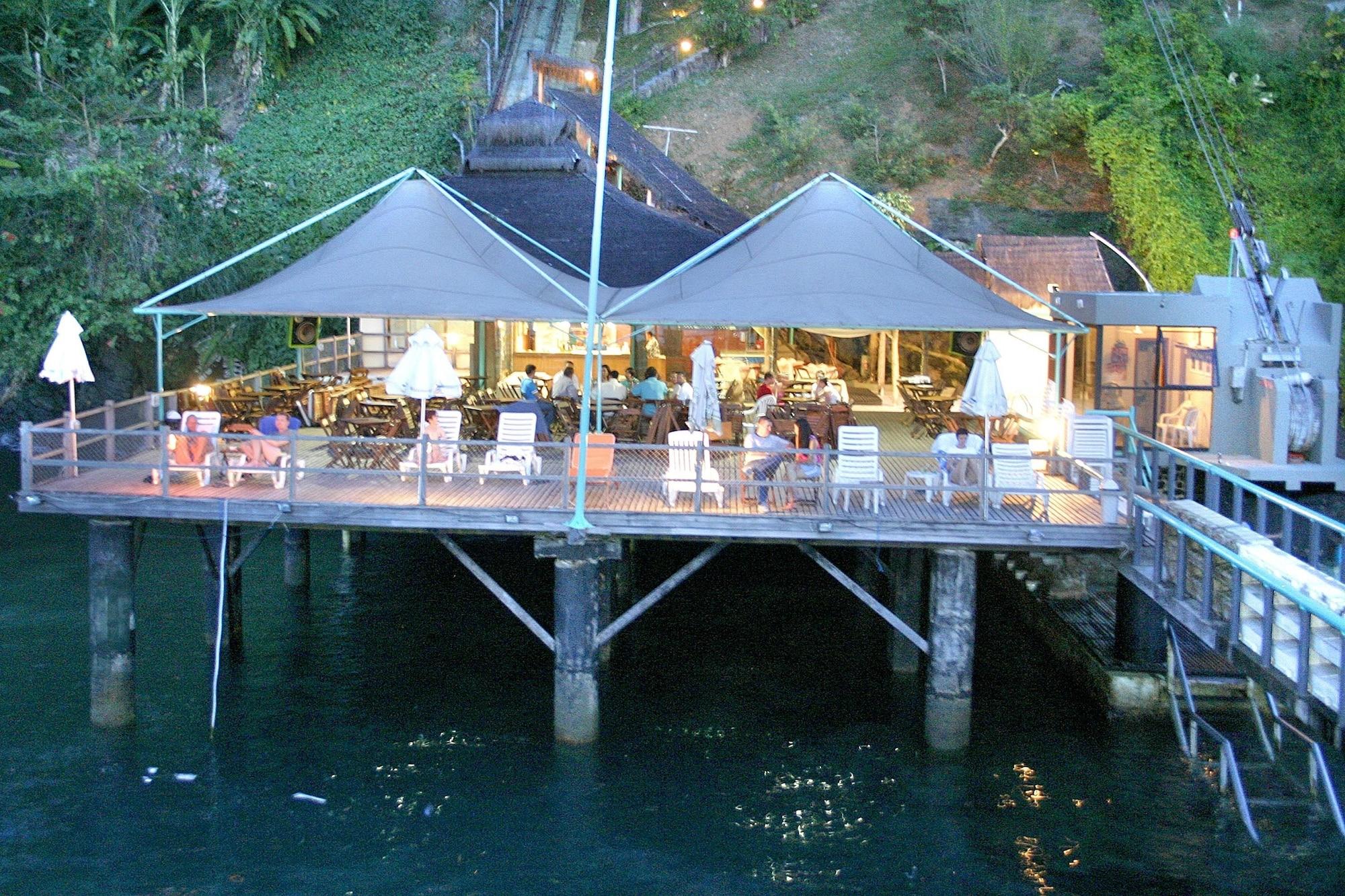 Bar/Salón Sol Victoria Marina