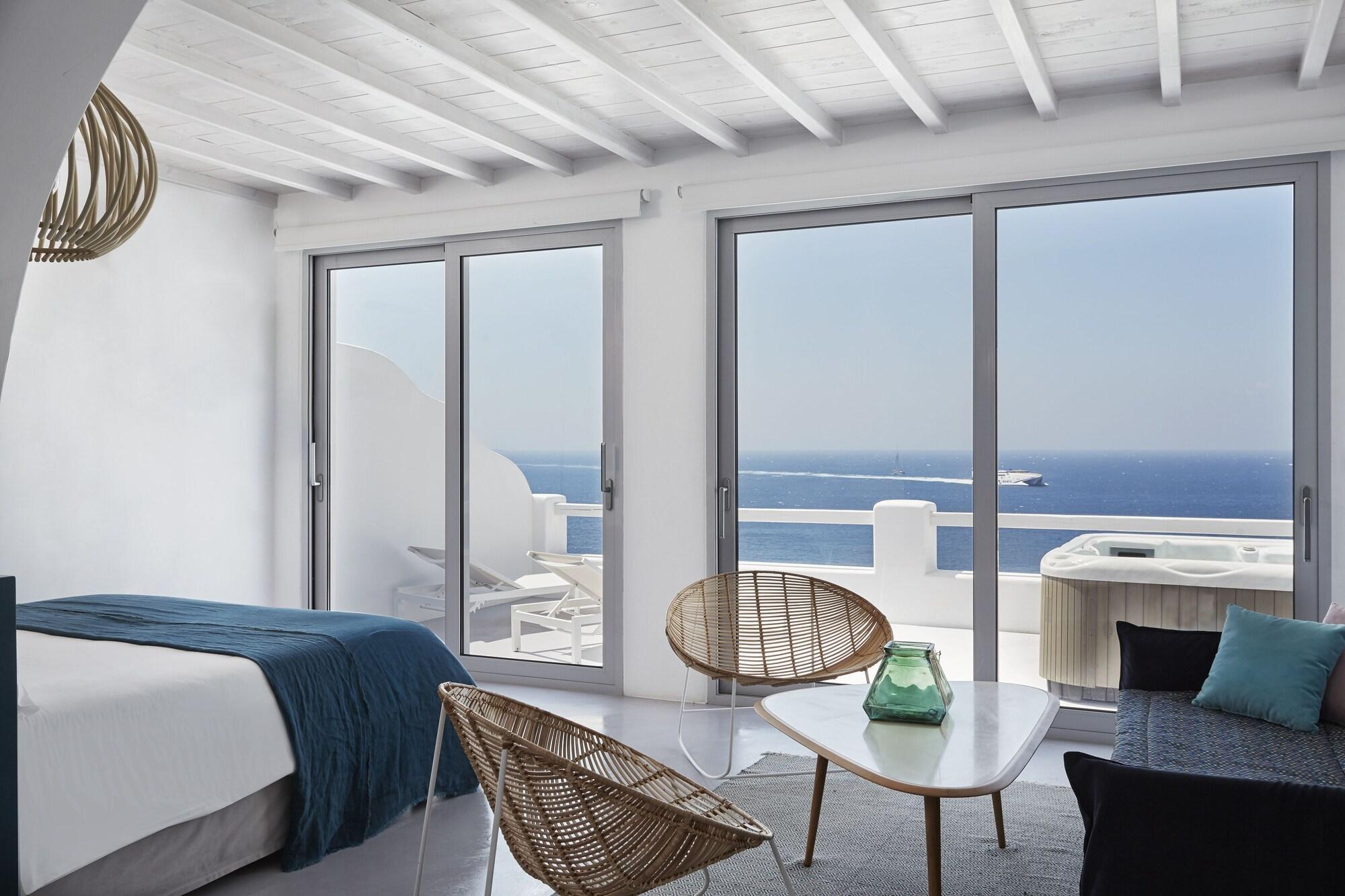 Playa Kouros Hotel & Suites