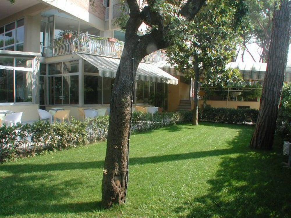 Vista Exterior Amarina Hotel