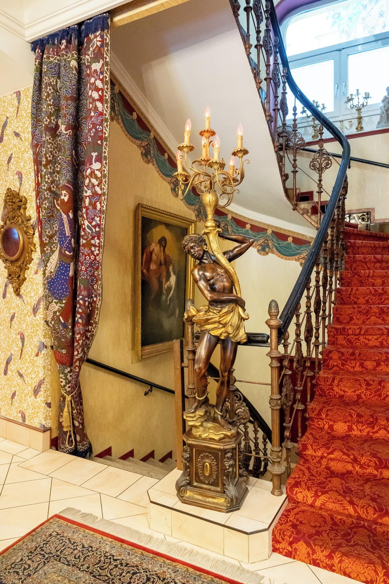 Vista Lobby Hotel Urania