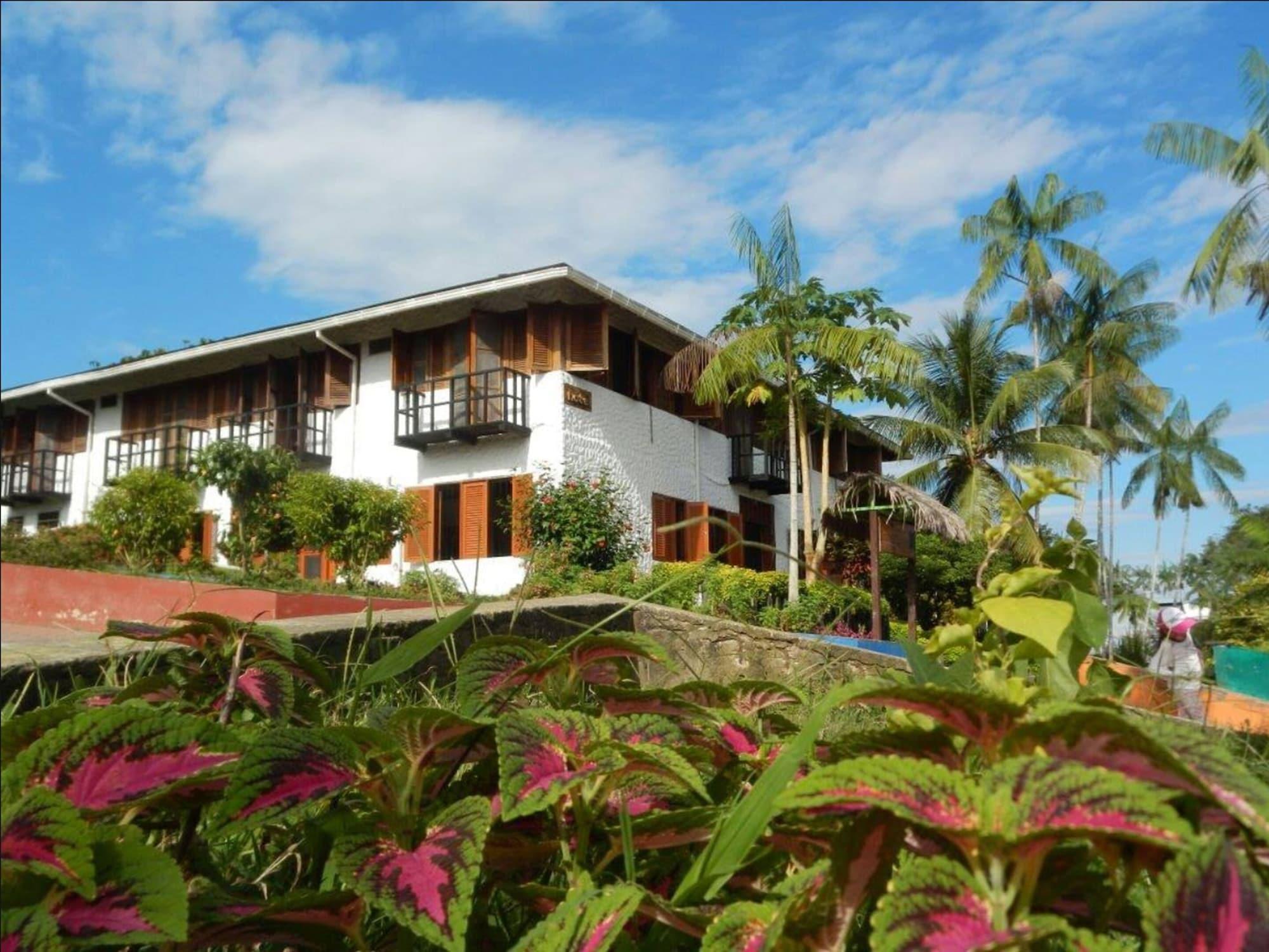 Vista Exterior Waira Suites Hotel
