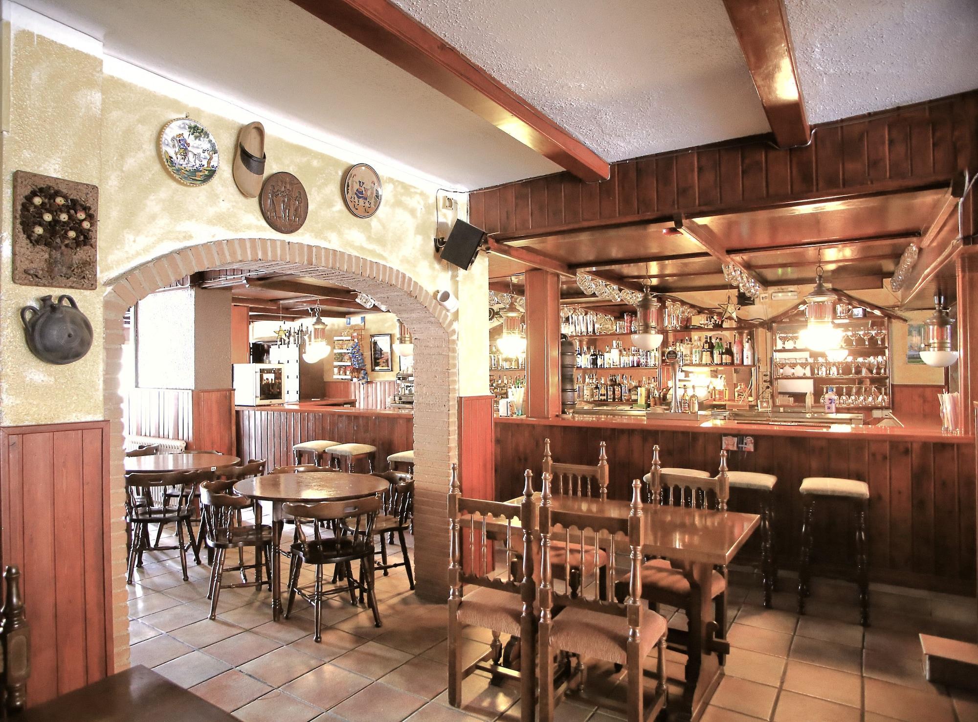 Bar/Salón Hostal Isabel