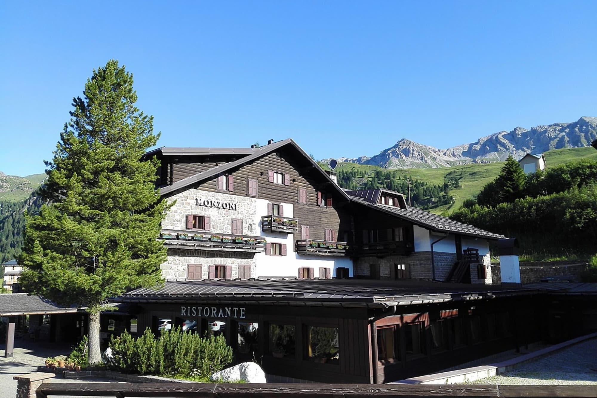 Vista Exterior TH San Pellegrino Monzoni Hotel