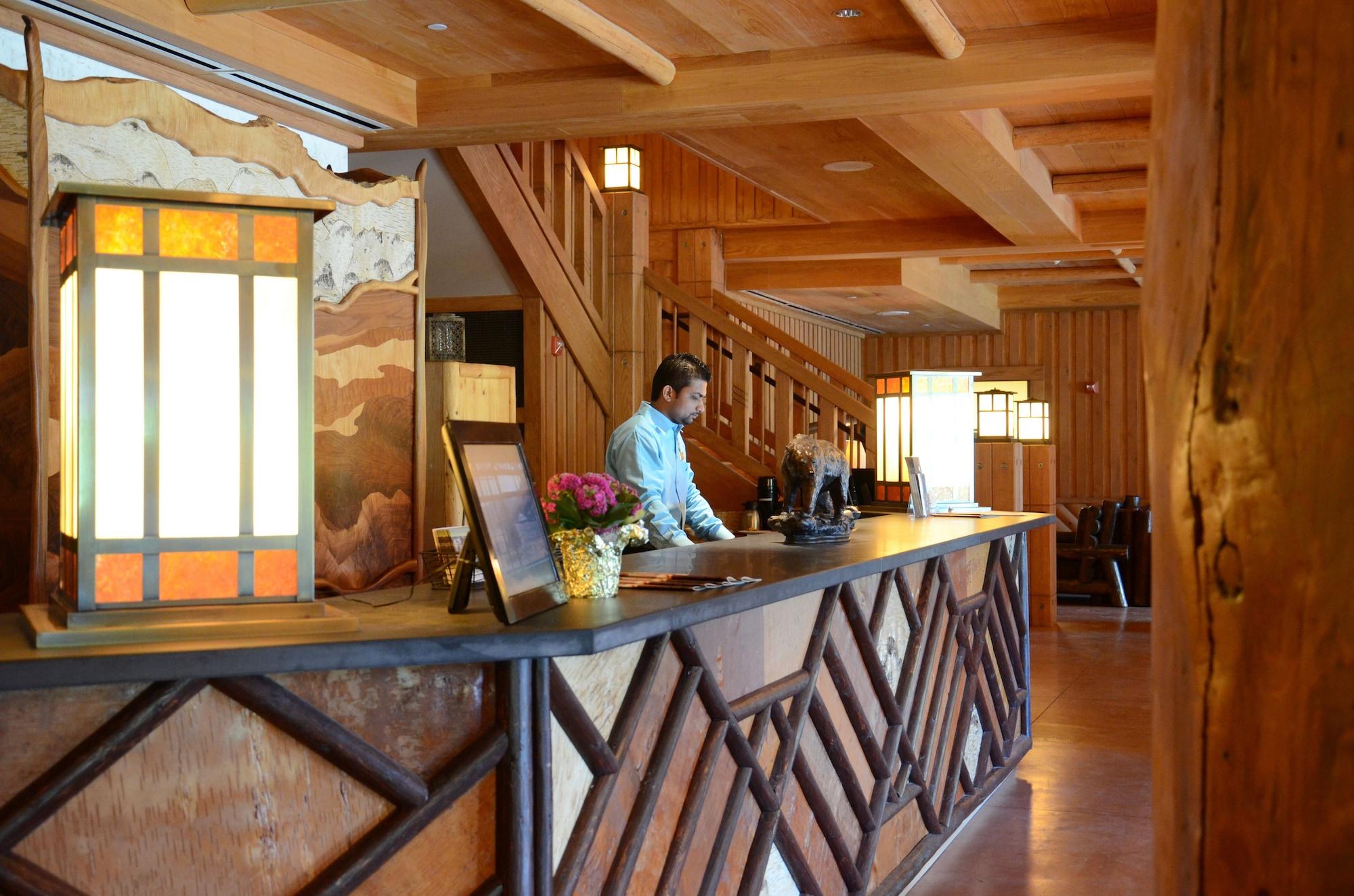 Vista Lobby Overlook Lodge at Bear Mountain