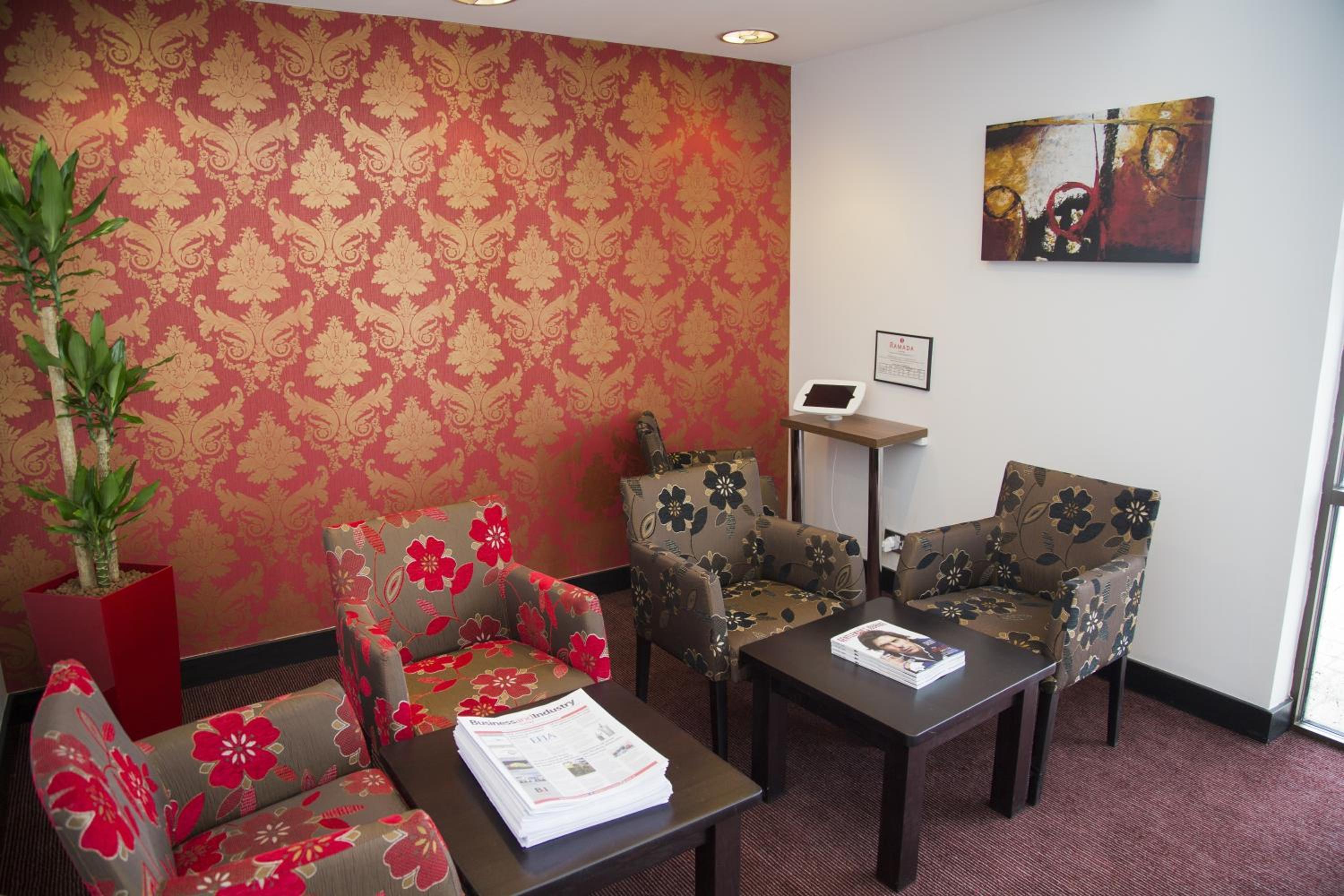 Vista Lobby Ramada by Wyndham Cambridge