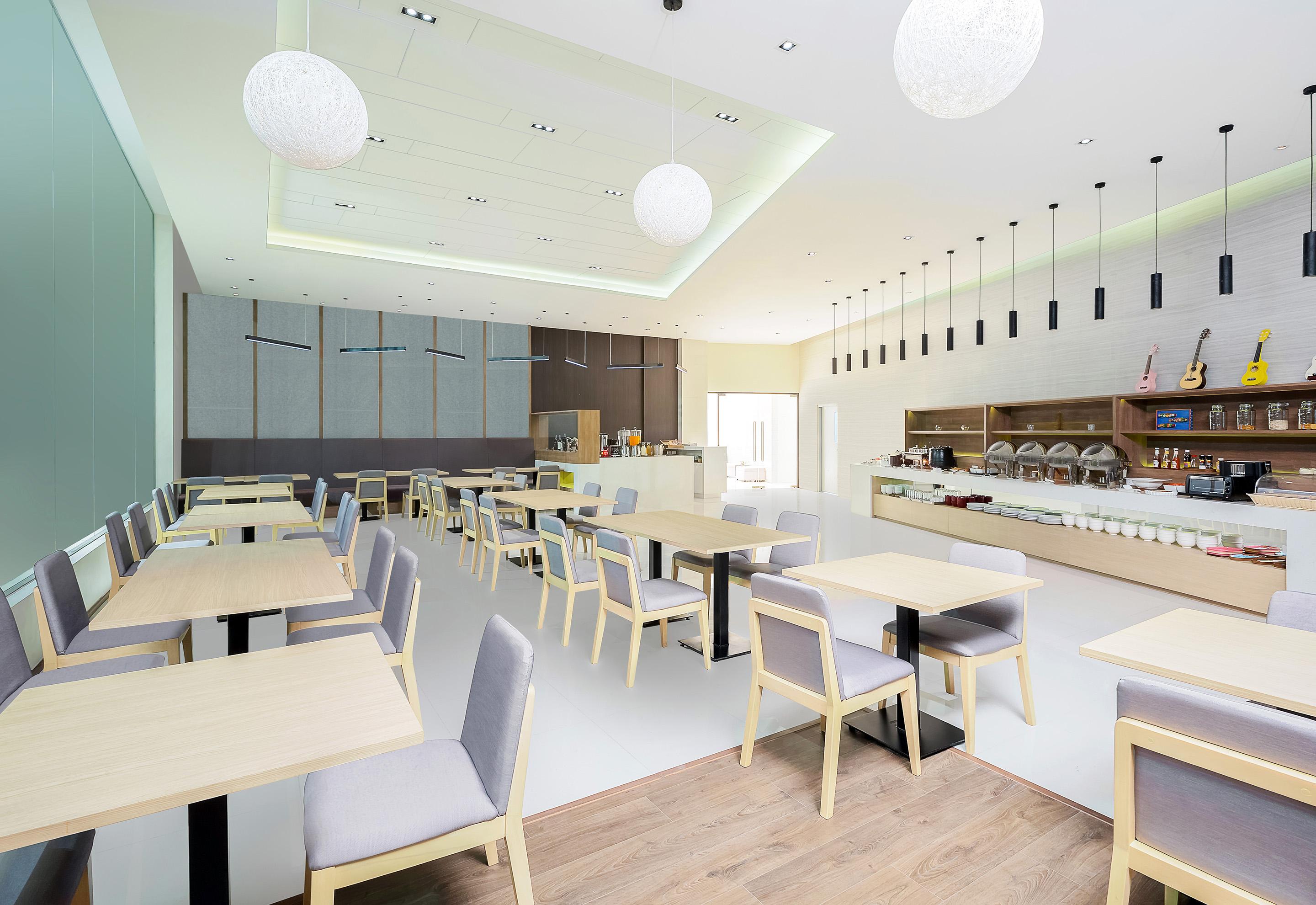 Restaurant Somerset Harbourview Sri Racha