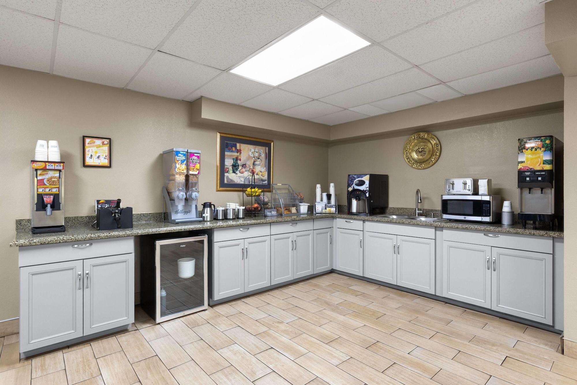 Restaurant Super 8 by Wyndham Shepherdsville / Louisville South I65