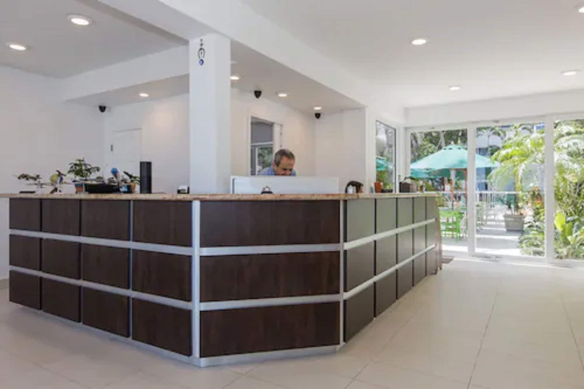 Vista Lobby Premiere Hotel