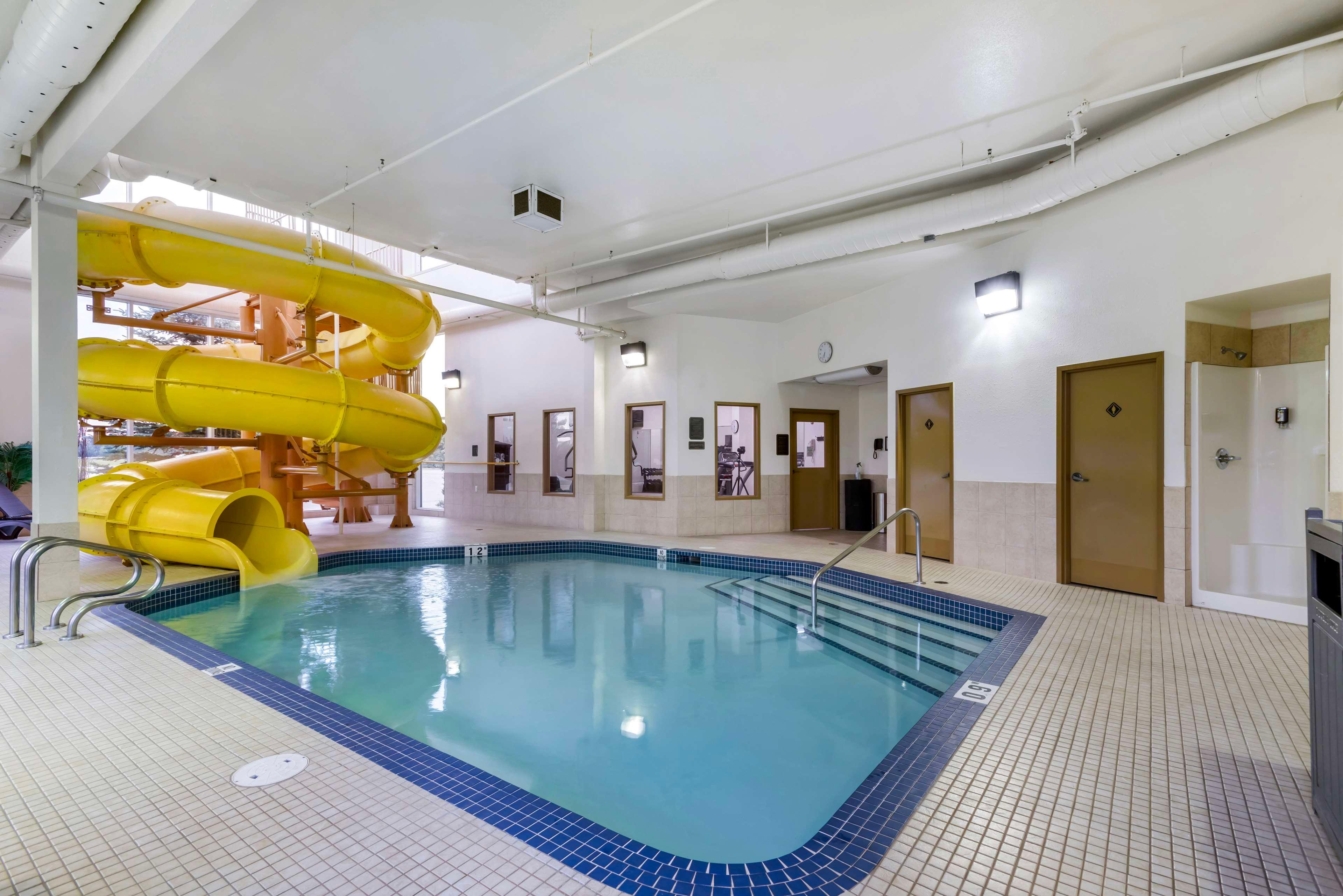 Vista Piscina Best Western Rocky Mountain House Inn & Suites